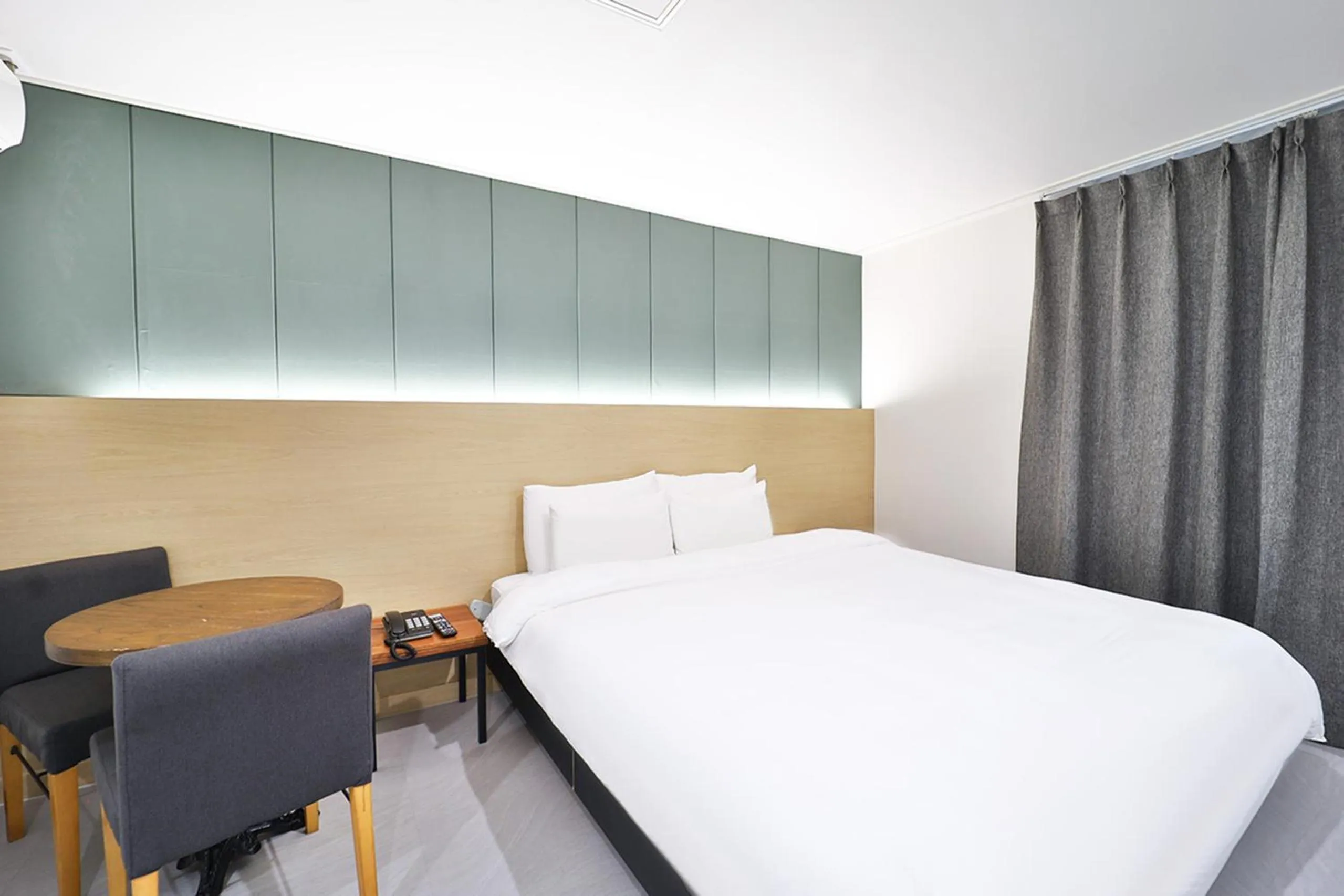 Bedroom, Bed in Calm Rest Hotel Busan Sasang