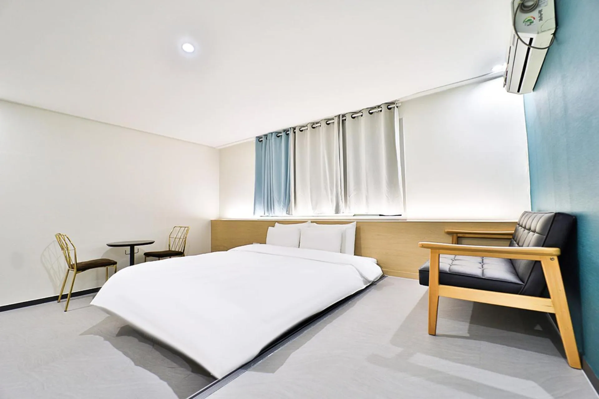 Bedroom, Bed in Calm Rest Hotel Busan Sasang