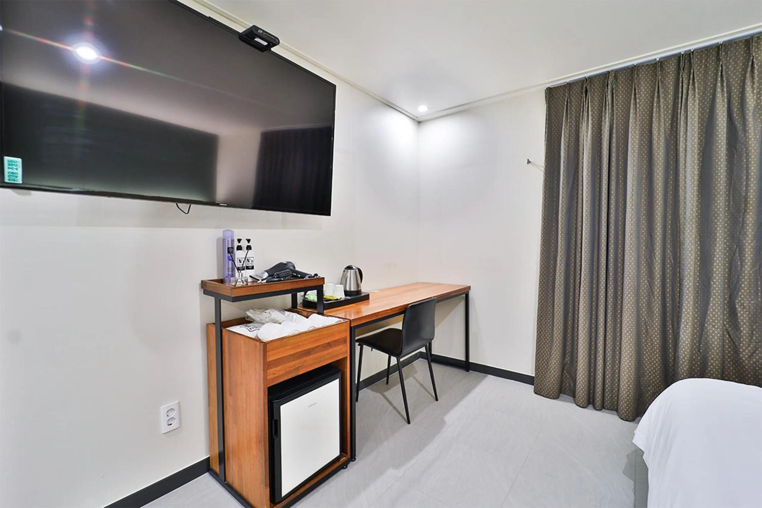 Bedroom, Bed in Calm Rest Hotel Busan Sasang