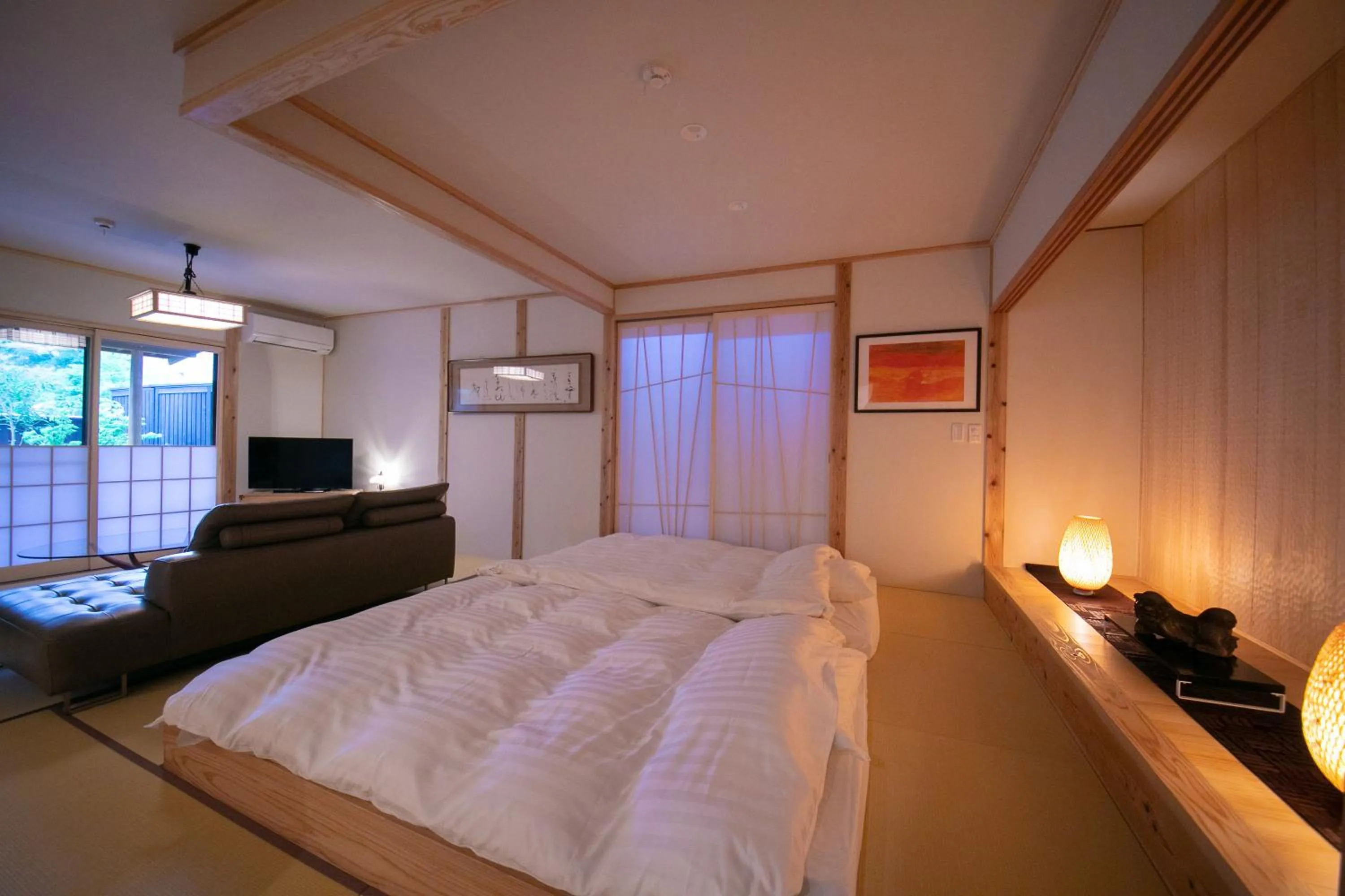 Photo of the whole room, Bed in Oyado Den Rikyu