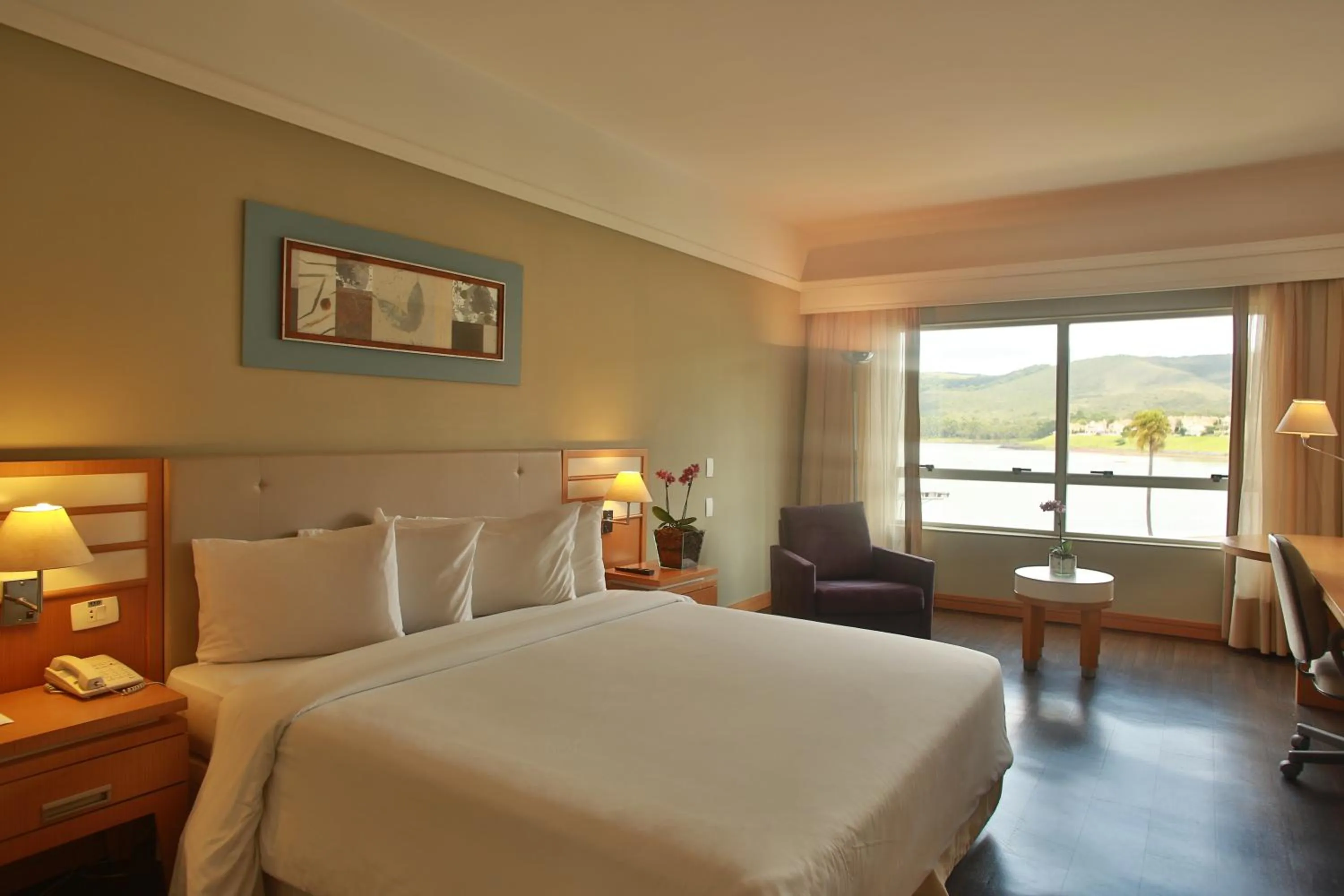 Luxury Queen Non-Smoking in Transamerica Lagoa dos Ingleses