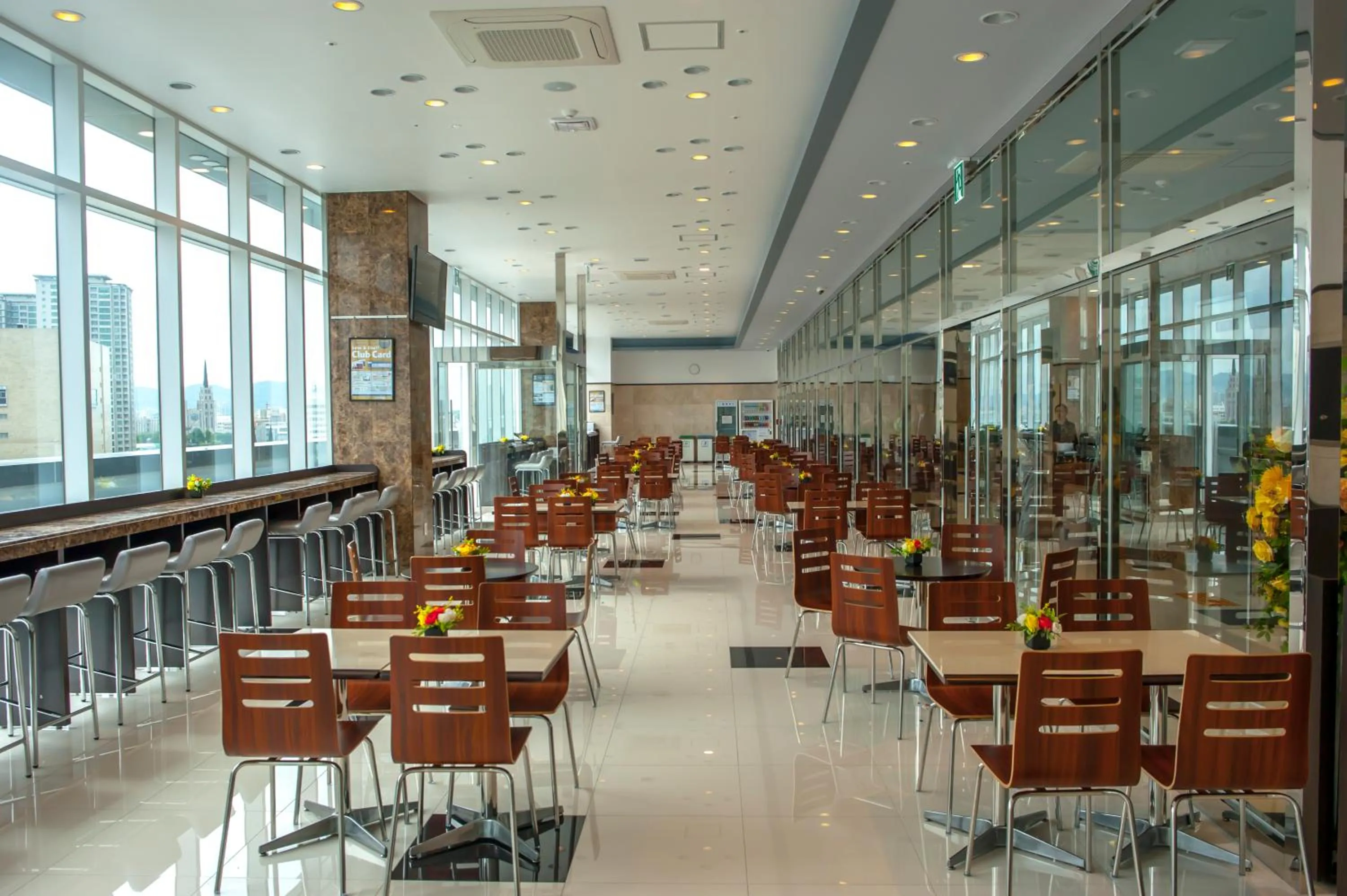 Communal lounge/ TV room in Toyoko Inn Daegu Dongseongro