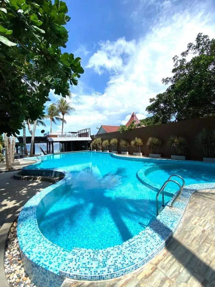 Pool view in Wind Beach Resort