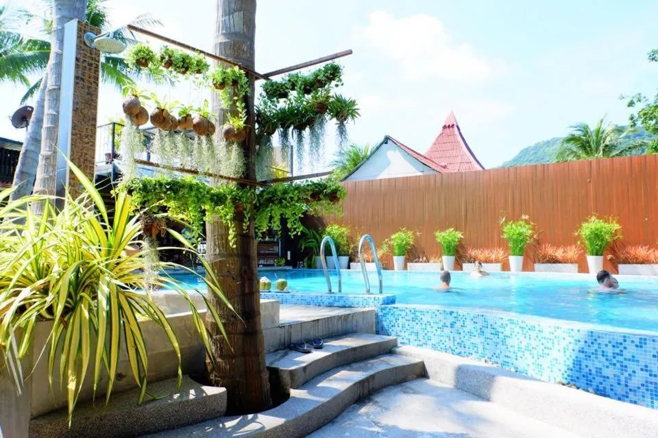 Swimming pool in Wind Beach Resort