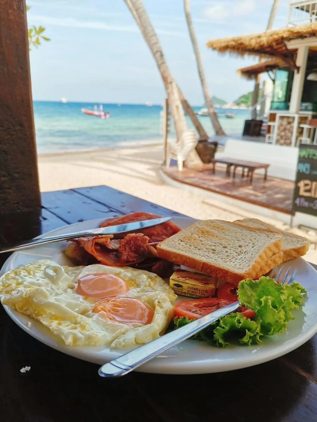 Restaurant/places to eat in Wind Beach Resort