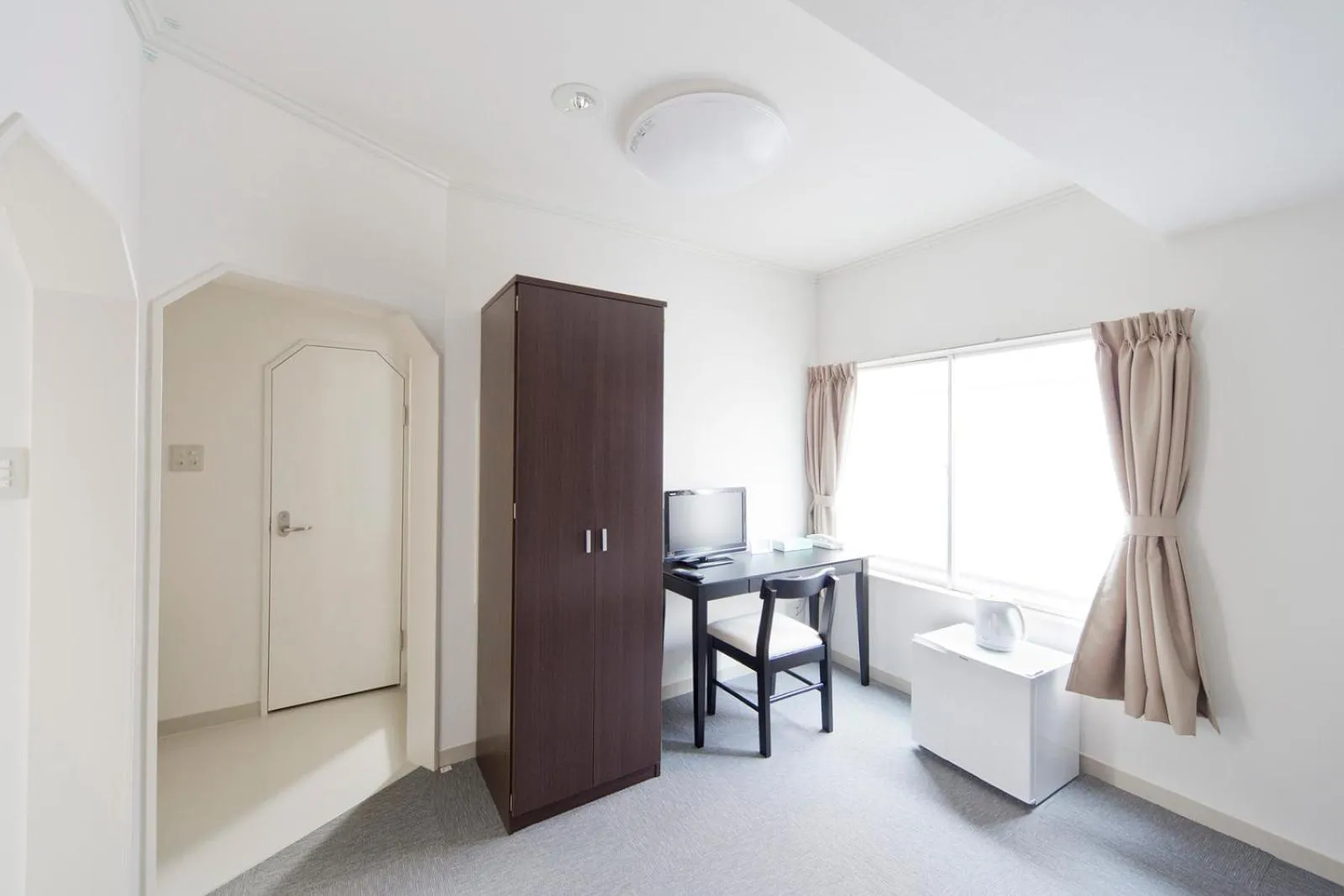 Photo of the whole room, Bed in Shin-Okubo City Hotel