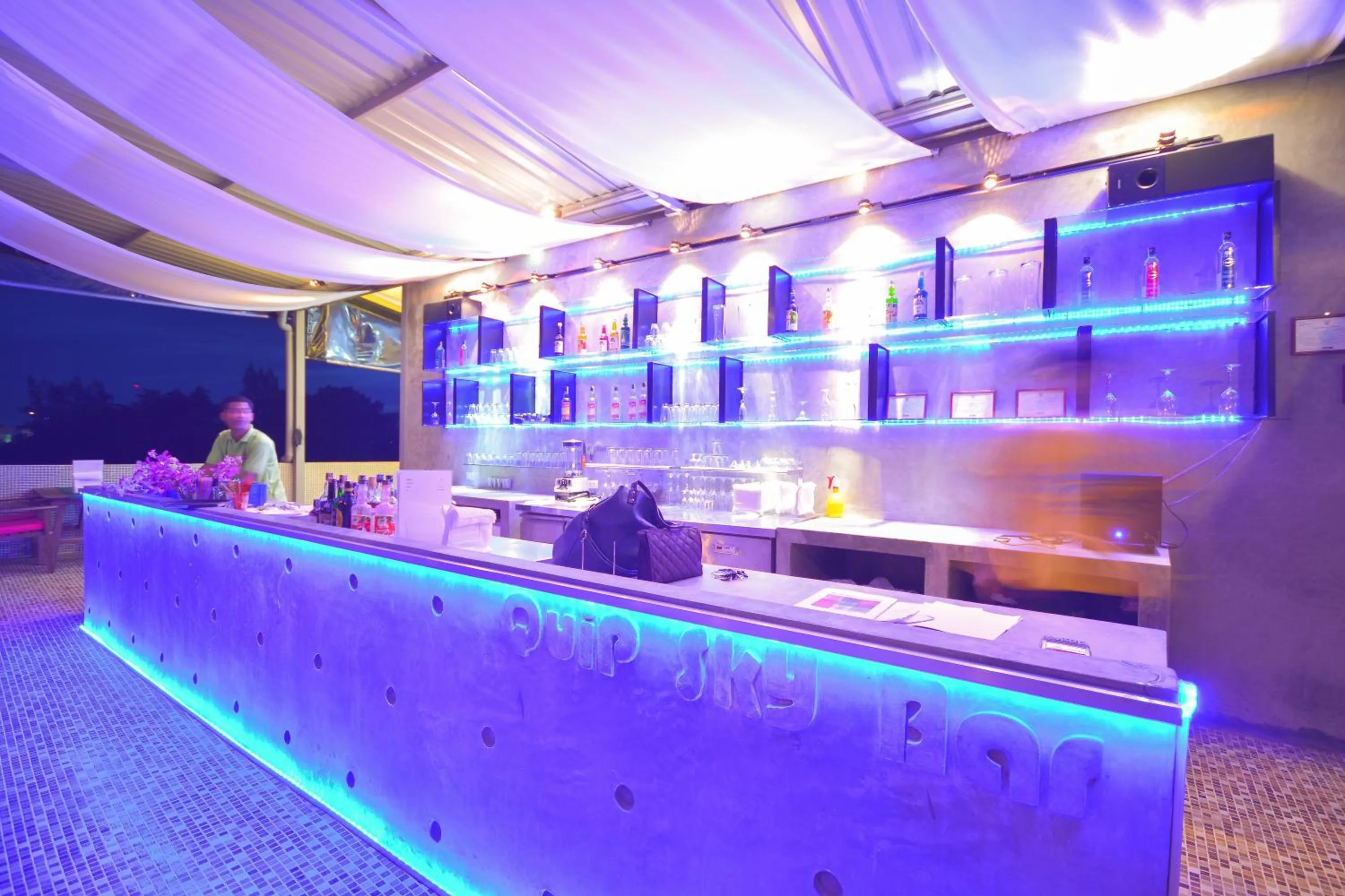 Alcoholic drinks in Quip Bed & Breakfast