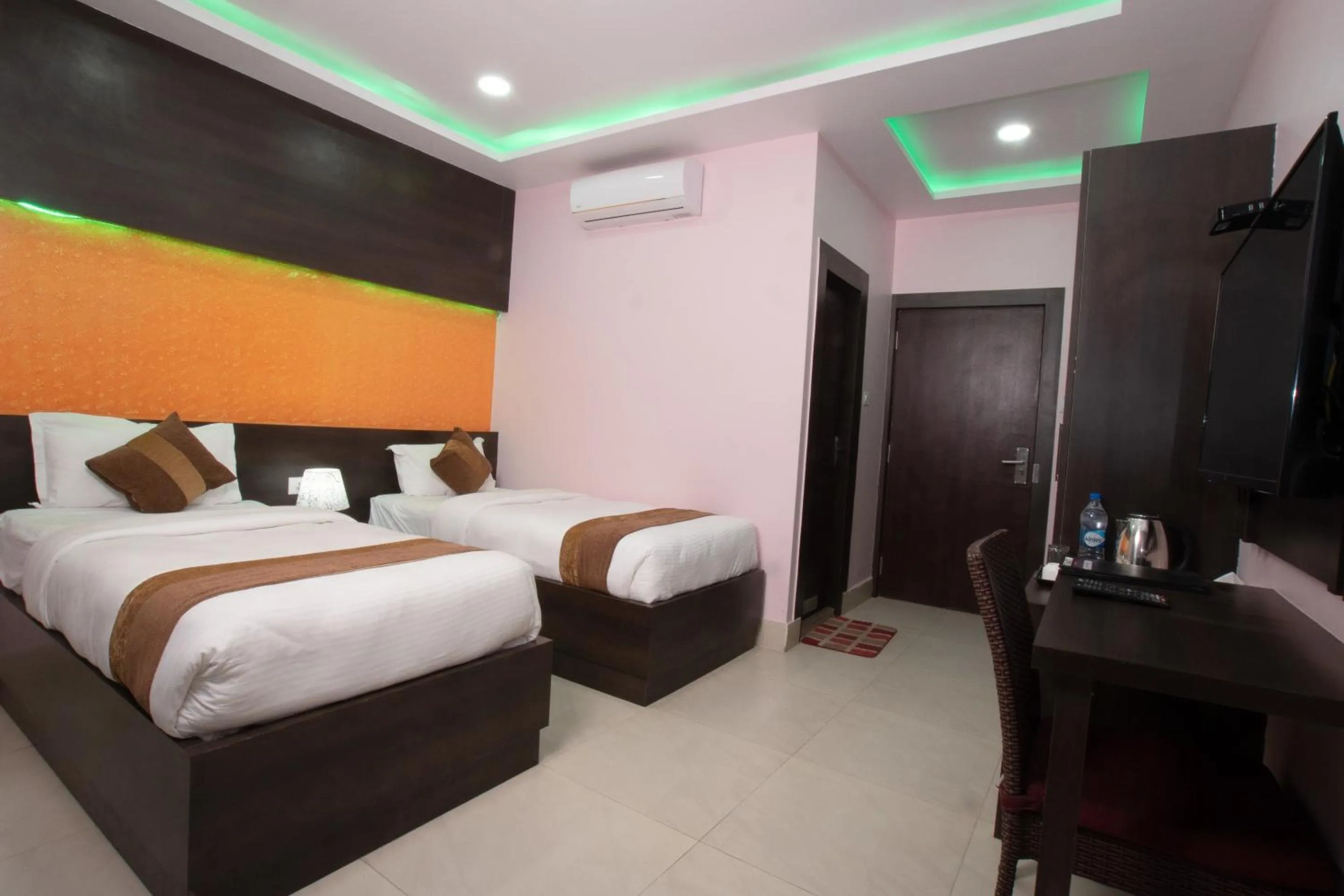 Bedroom, Bed in Annapurna Hotel