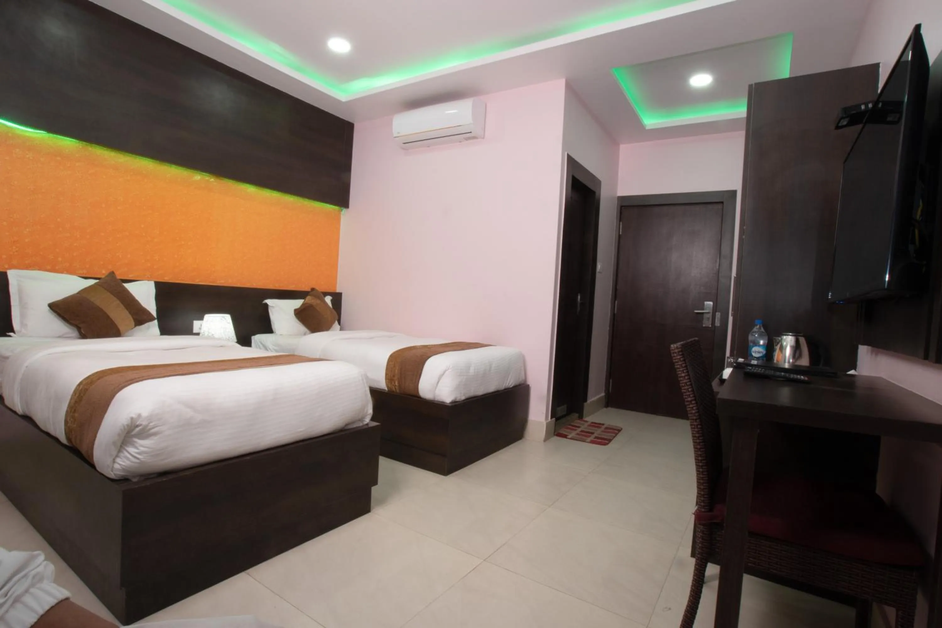 Bedroom, Bed in Annapurna Hotel