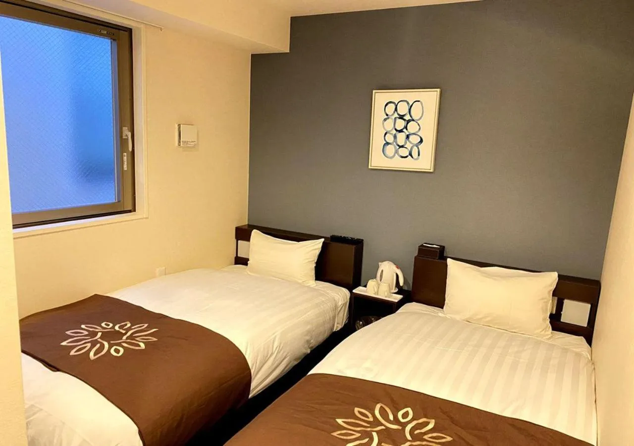 Photo of the whole room, Bed in Floral Hotel · SakaisuJi-Honmachi Osaka