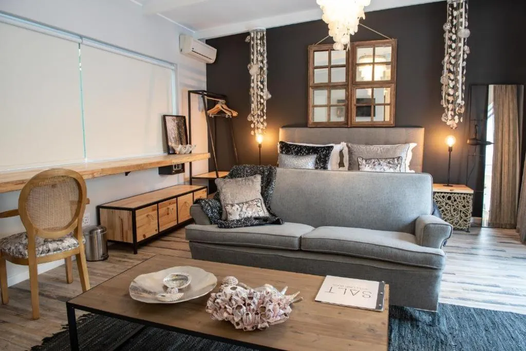 Floor plan, Bed in Salt Boutique Guest House