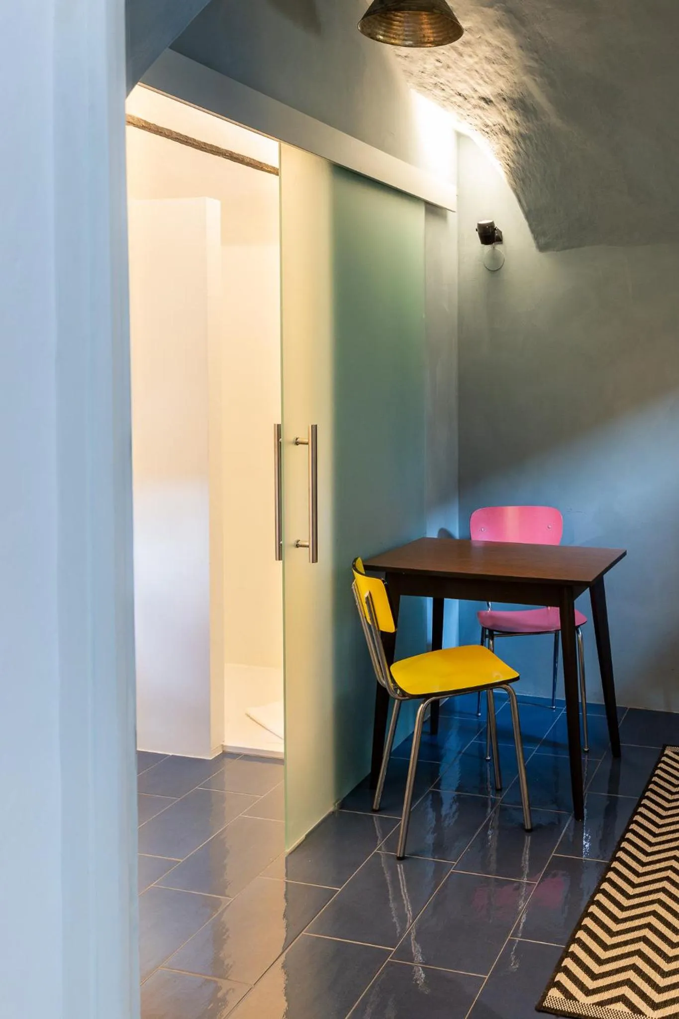 Dining area in Goldenstern Townhouse