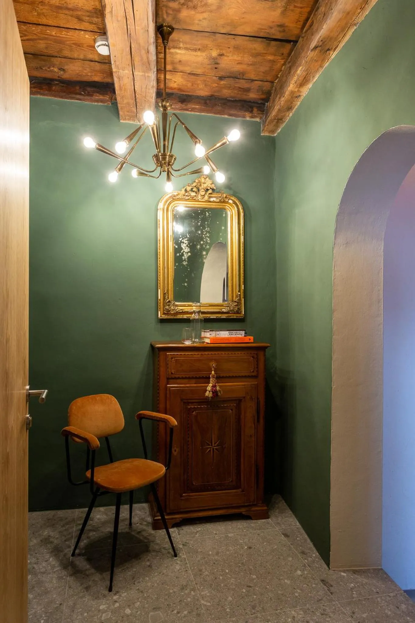 Photo of the whole room in Goldenstern Townhouse