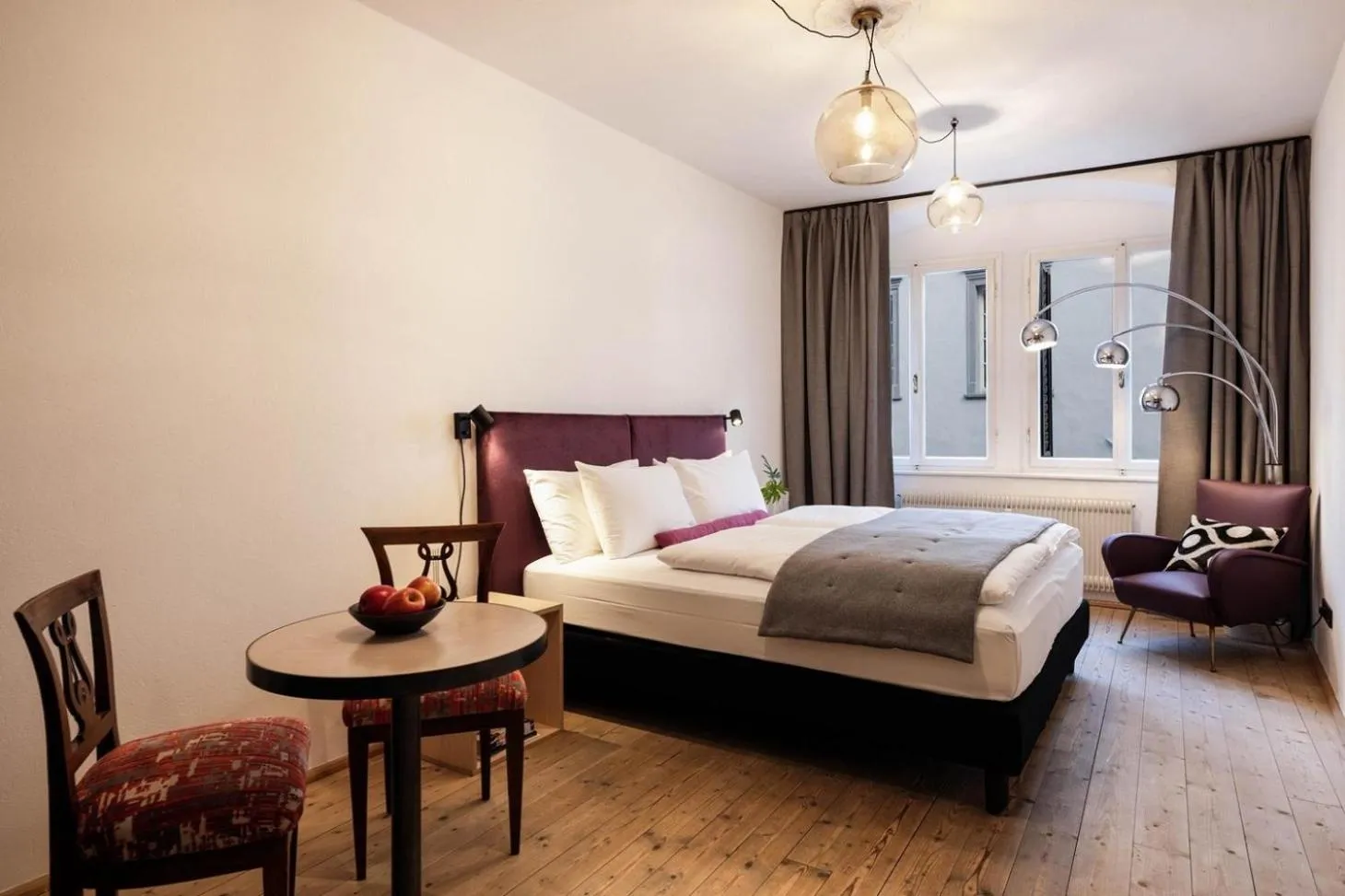 Photo of the whole room, Bed in Goldenstern Townhouse