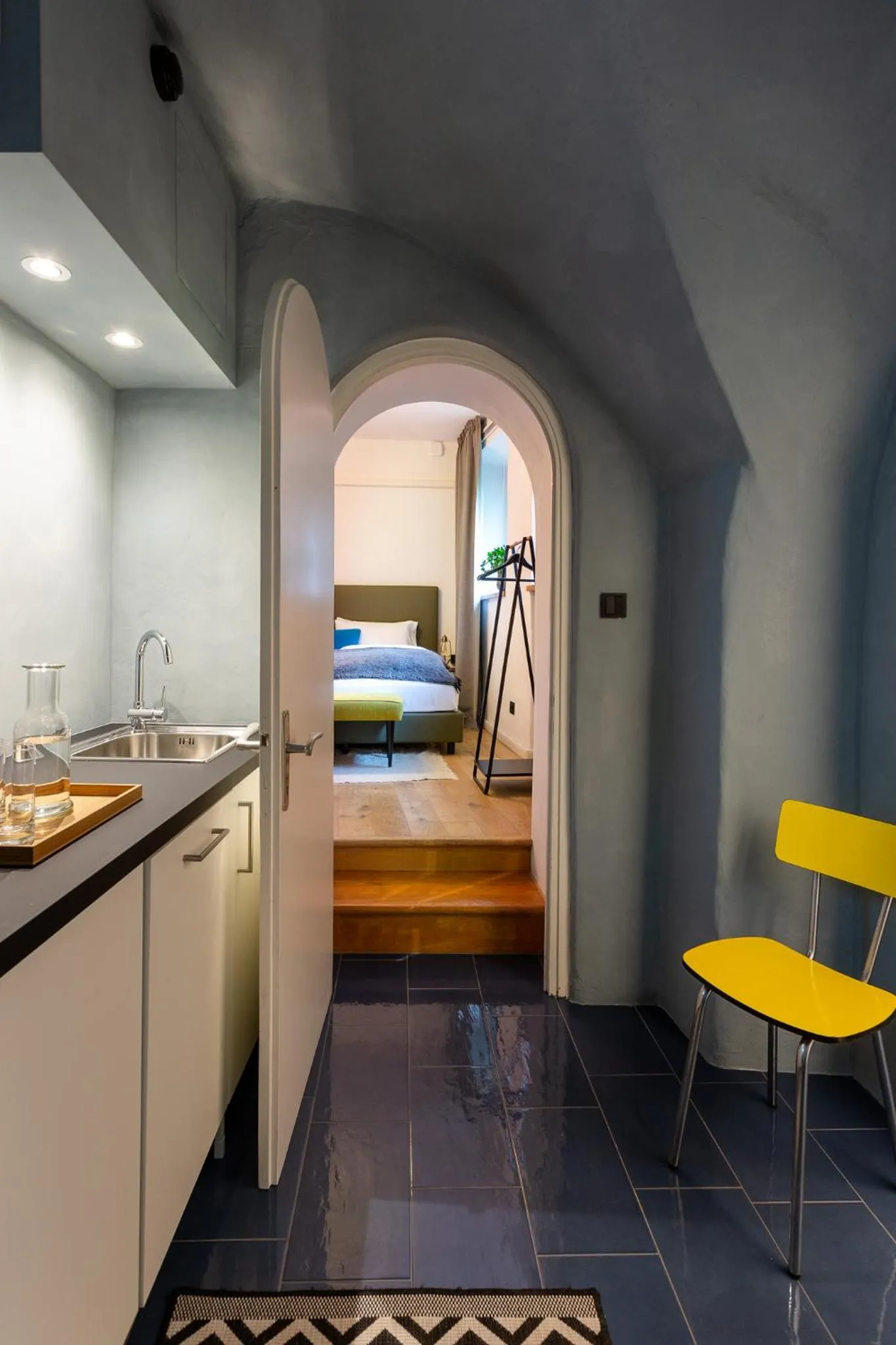 Photo of the whole room, Bed in Goldenstern Townhouse