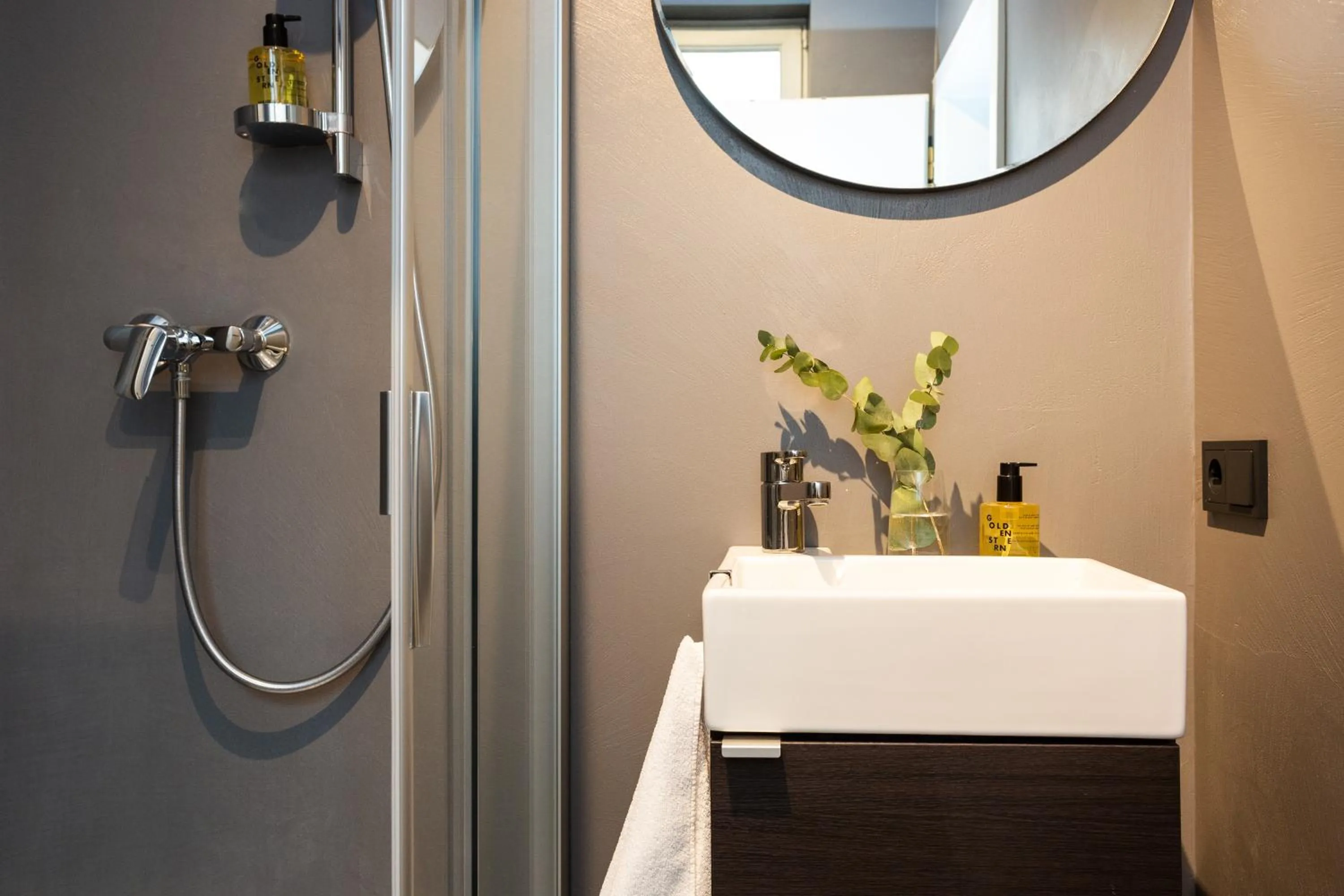 Bathroom in Goldenstern Townhouse