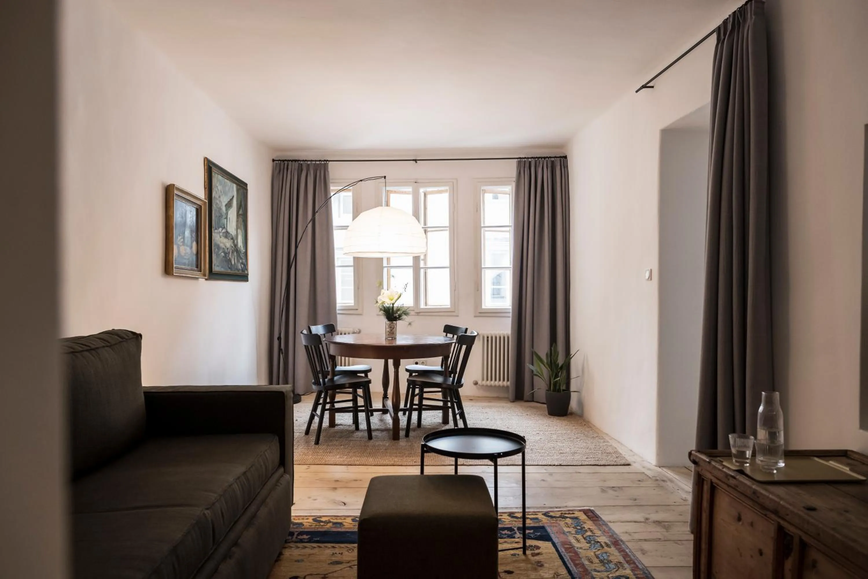 Dining area in Goldenstern Townhouse