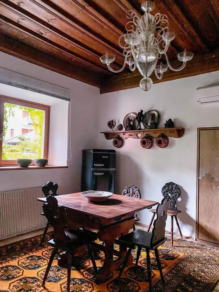 Dining area in Goldenstern Townhouse