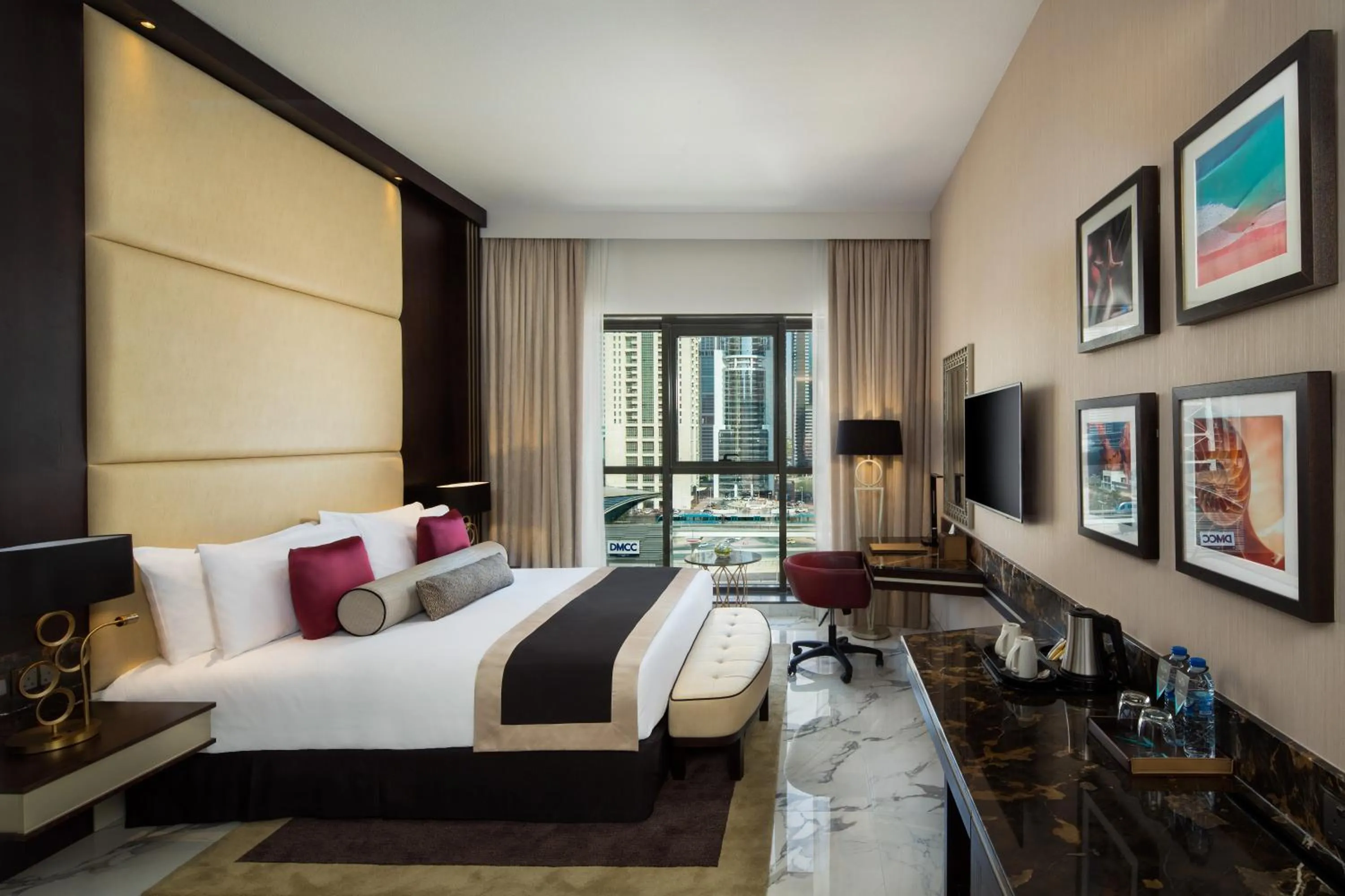 Photo of the whole room, Bed in Millennium Place Dubai Marina