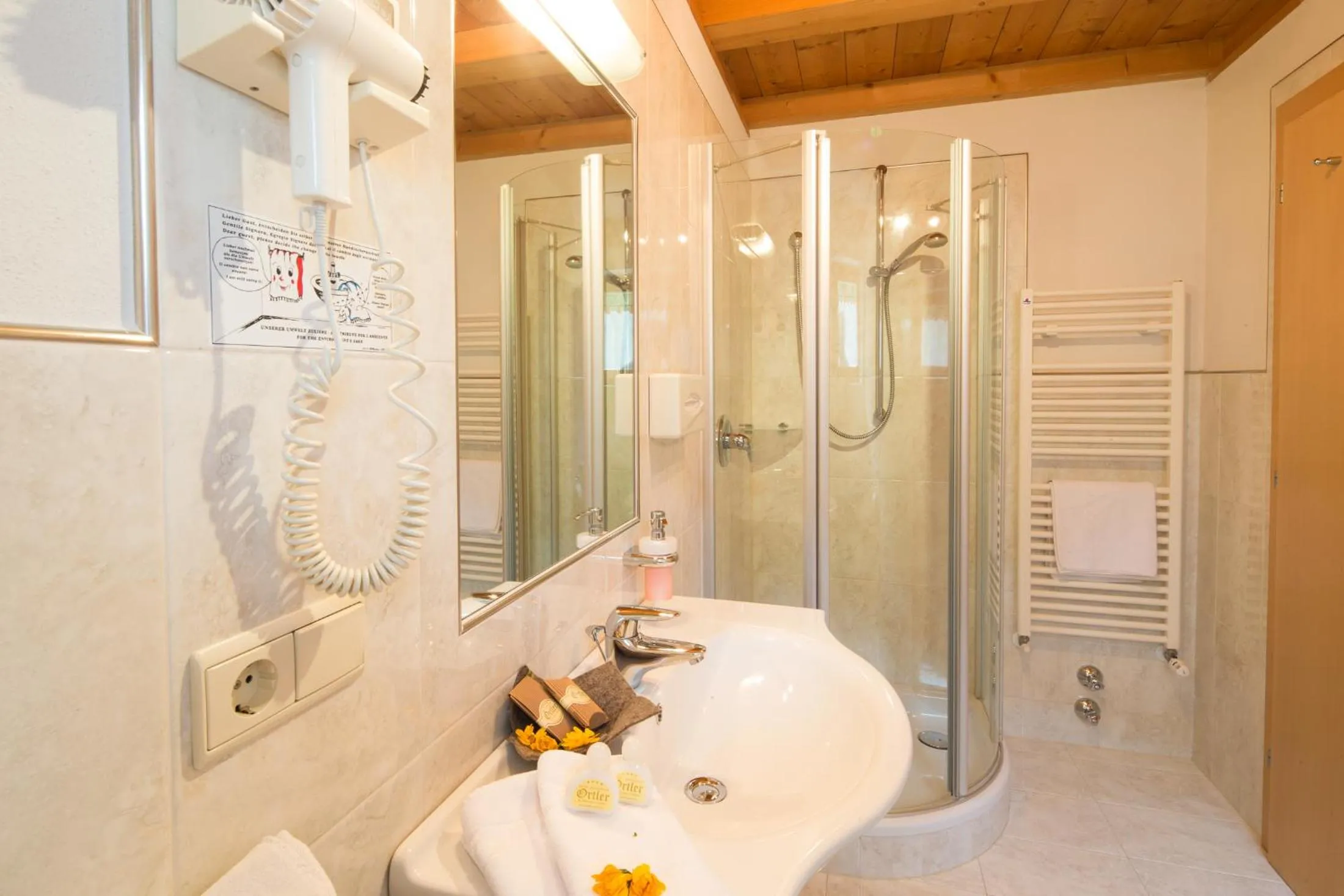 Bathroom in Hotel Ortler