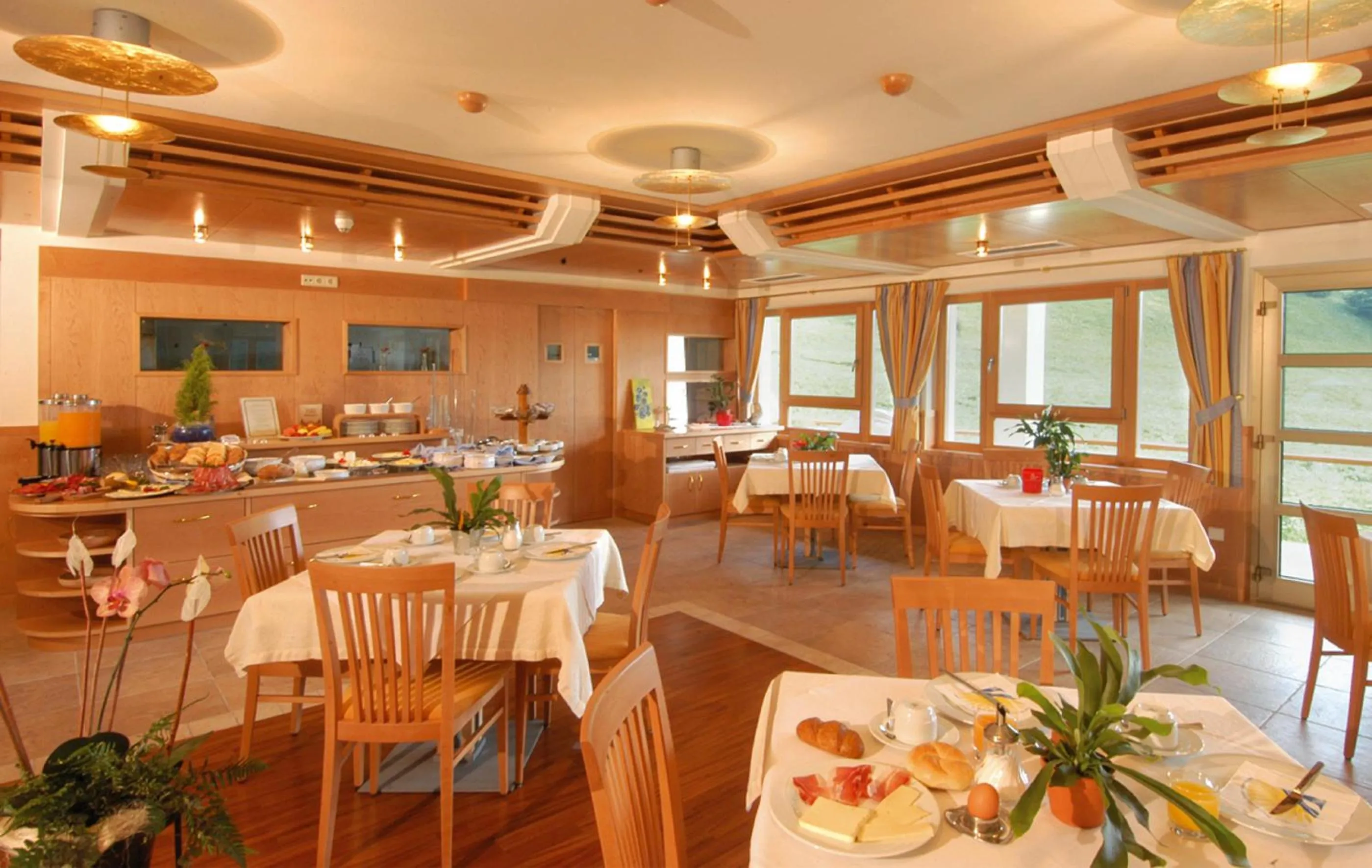 Restaurant/places to eat in Hotel Ortler