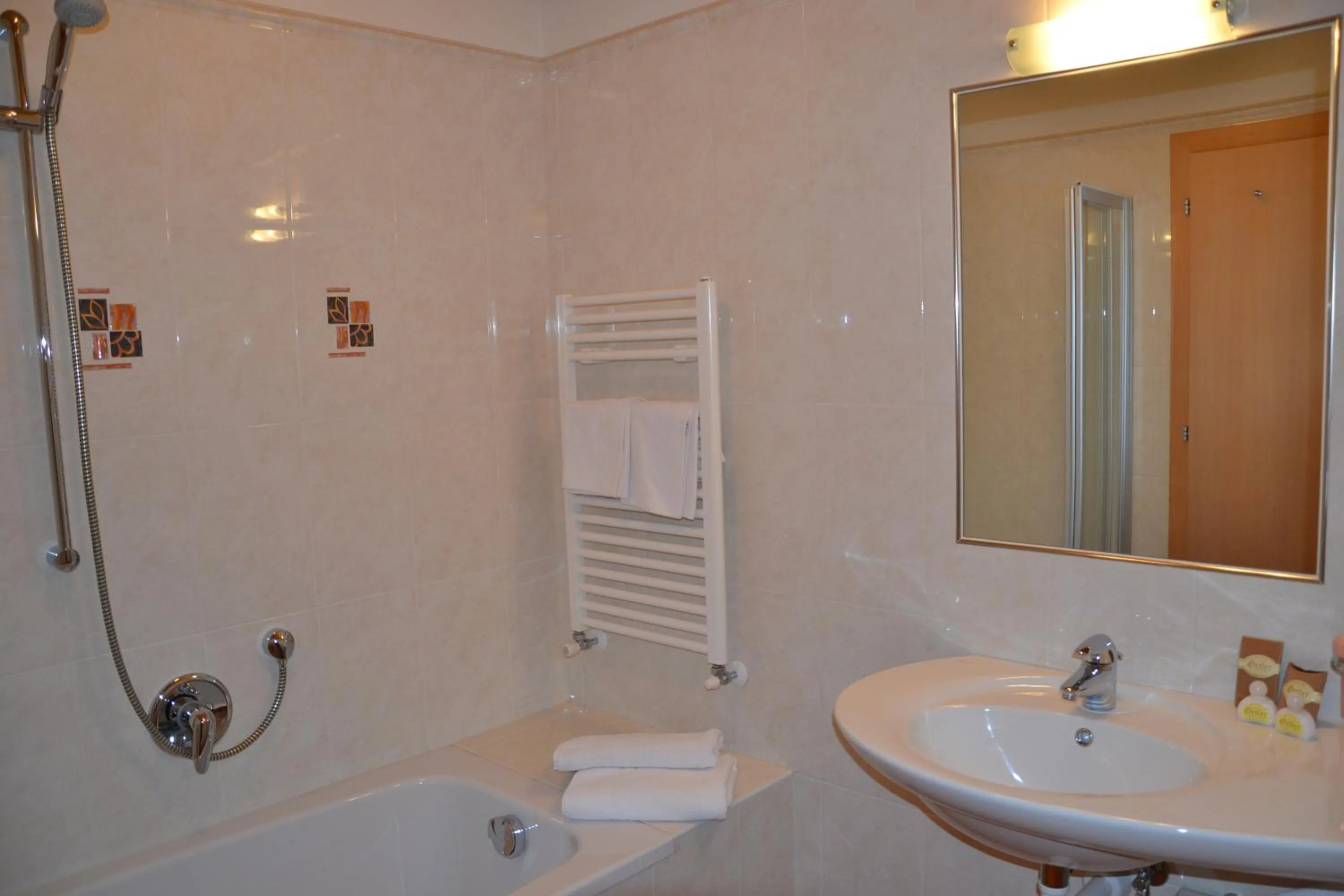 Bathroom in Hotel Ortler