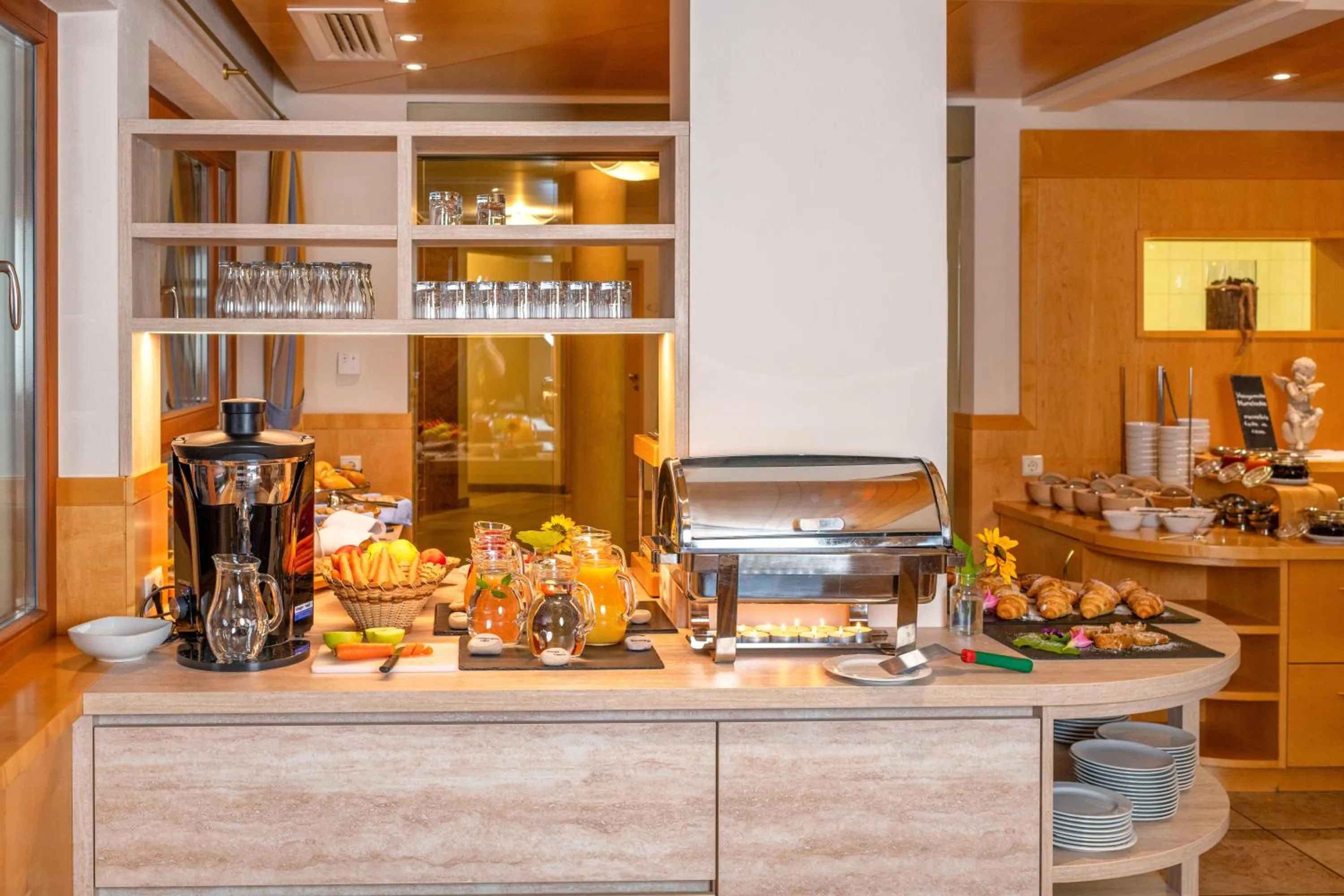Buffet breakfast in Hotel Ortler