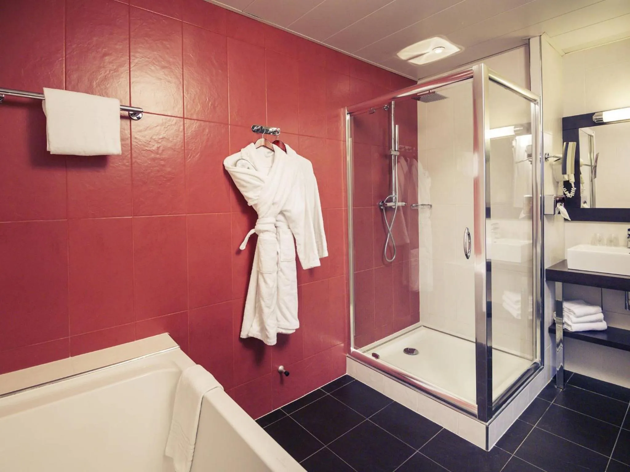 Bedroom in Mercure Maurepas Saint Quentin