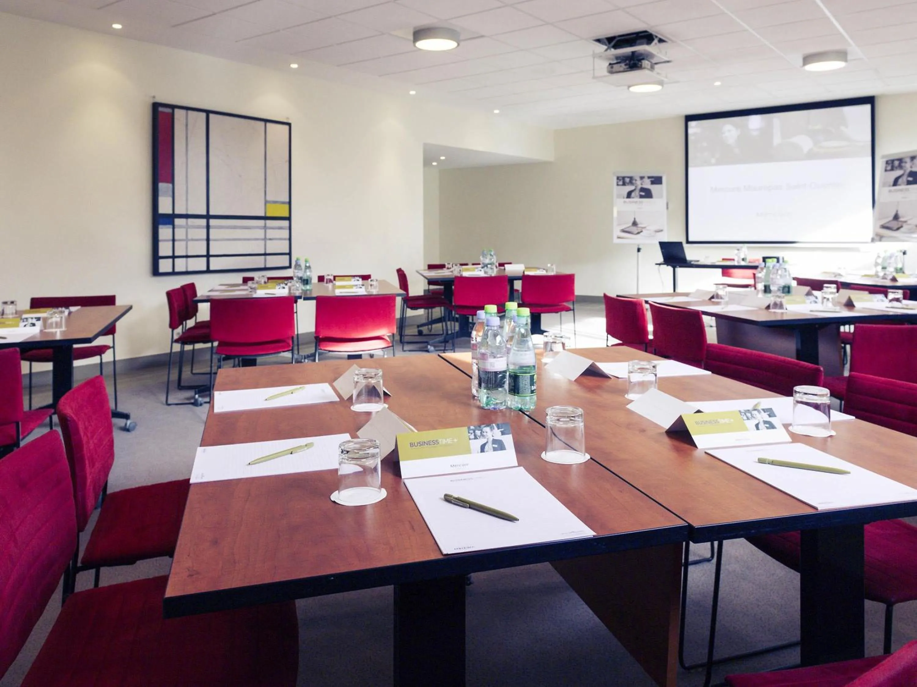 Meeting/conference room in Mercure Maurepas Saint Quentin