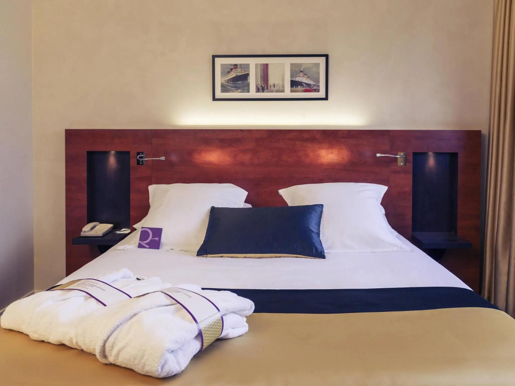 Bedroom, Bed in Mercure Maurepas Saint Quentin