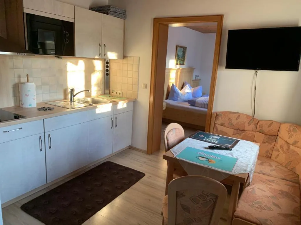 Kitchen or kitchenette in Gästehaus Brigitte