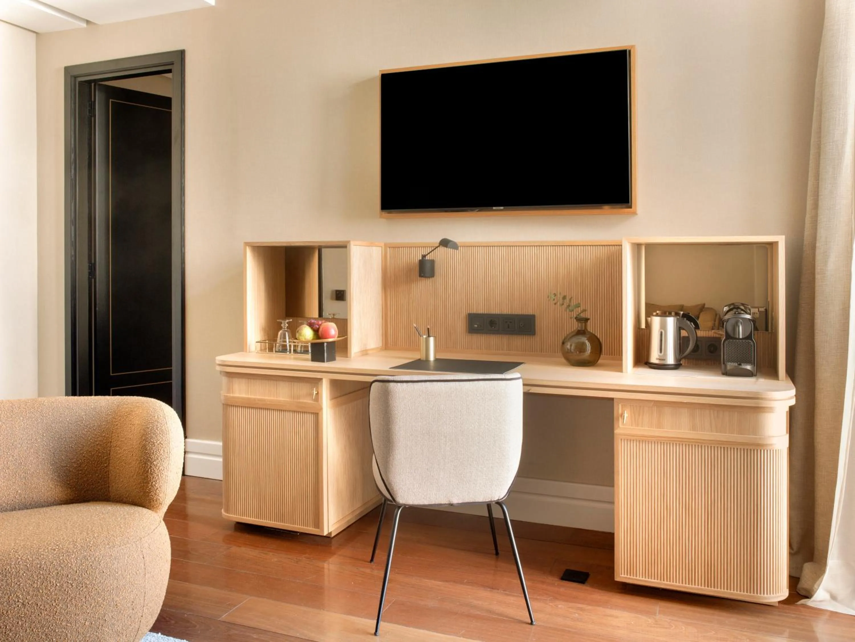 TV and multimedia in Hotel Único Madrid, Small Luxury Hotels