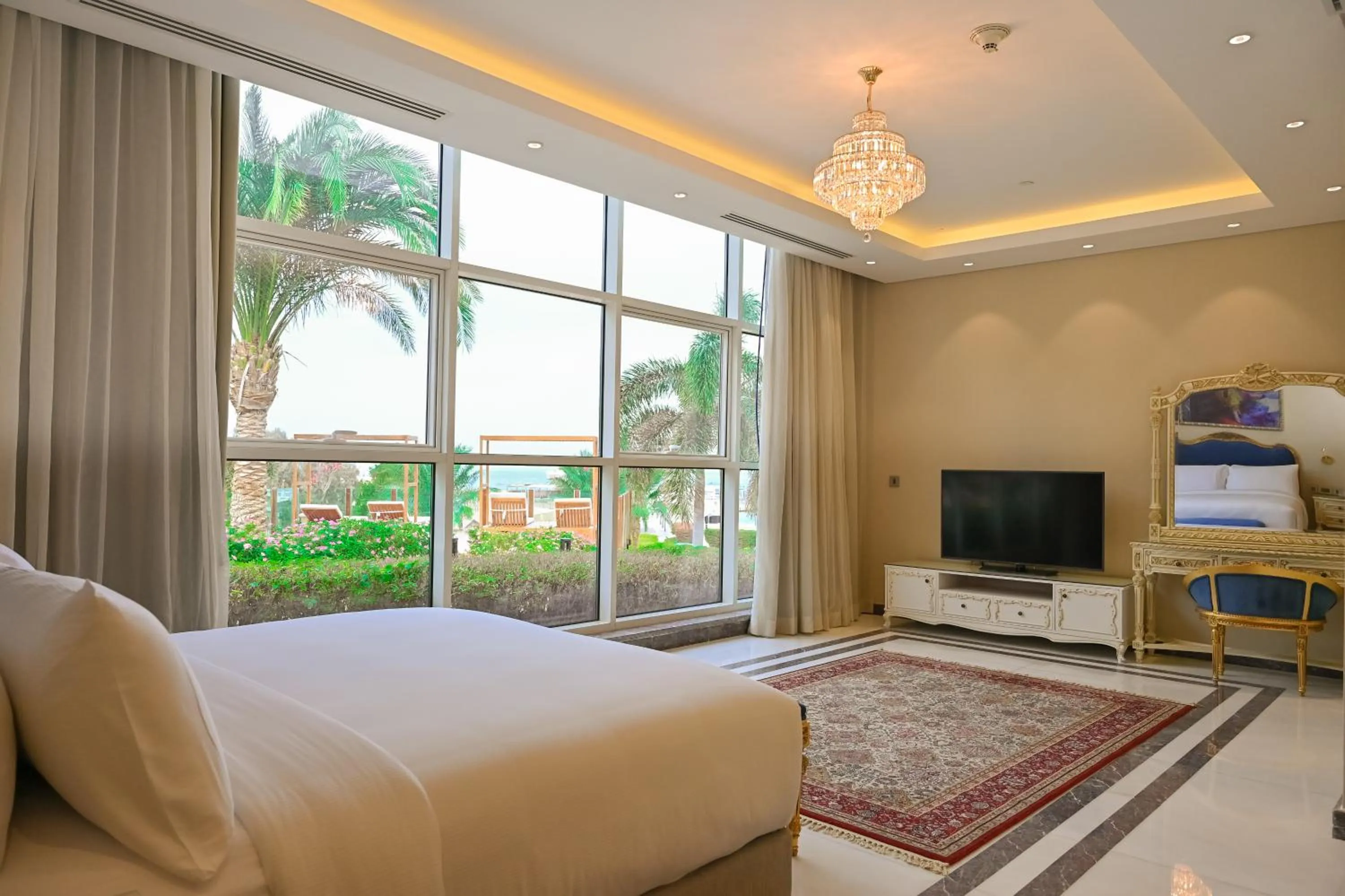 TV and multimedia, Bed in Hilton Hurghada Plaza Hotel