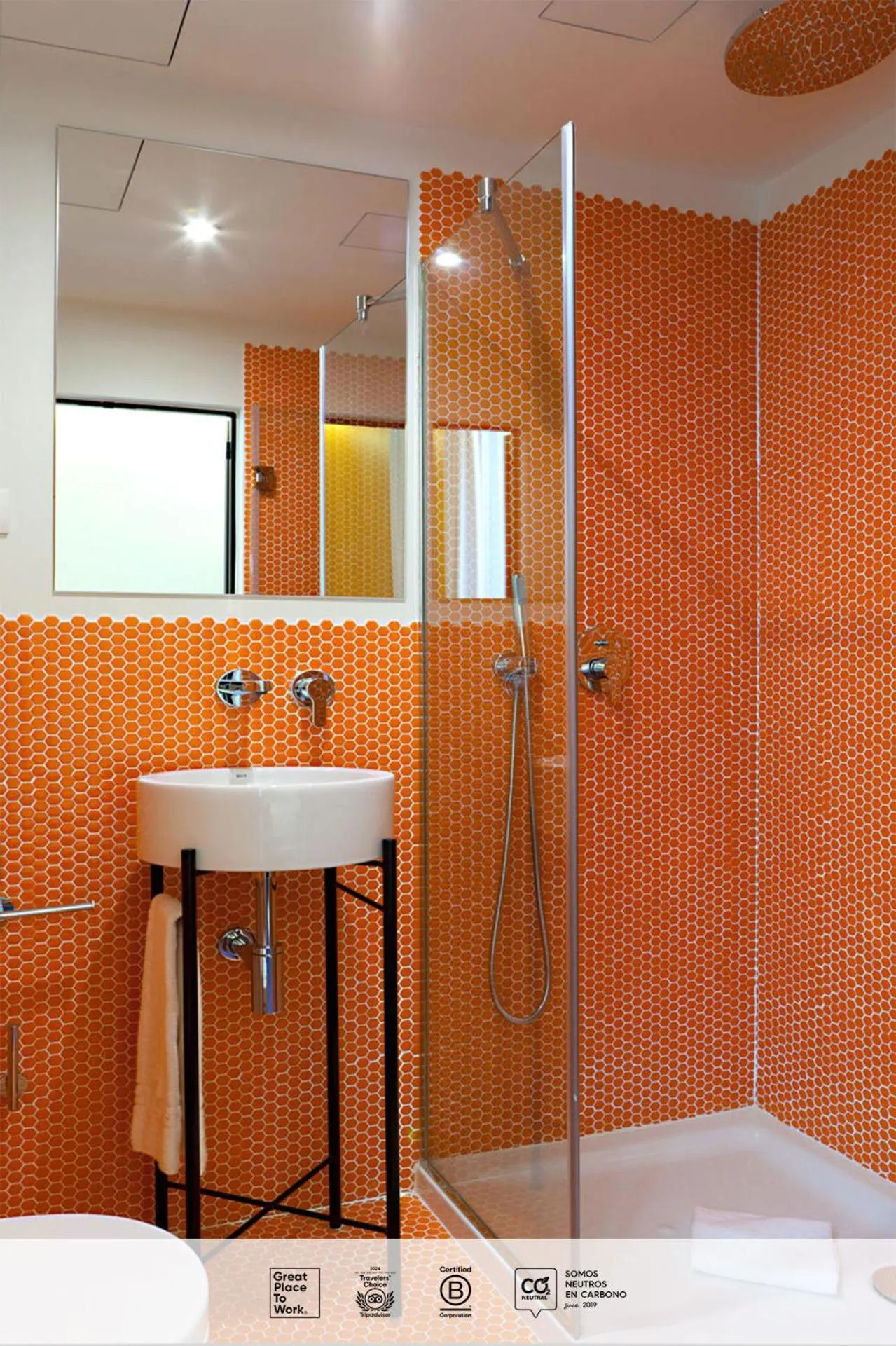 Bathroom in SLEEP'N Atocha - B Corp Certified
