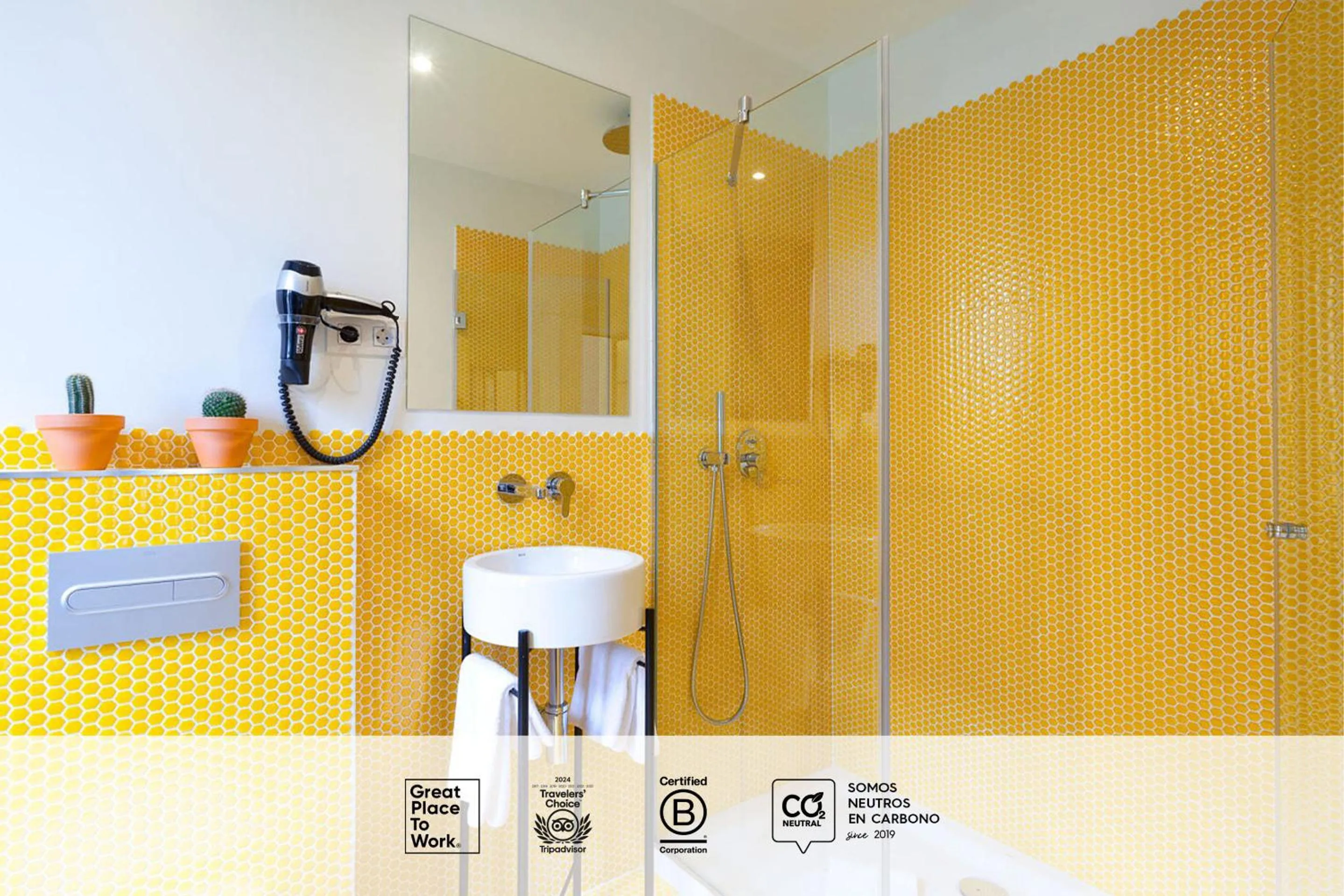 Bathroom in SLEEP'N Atocha - B Corp Certified