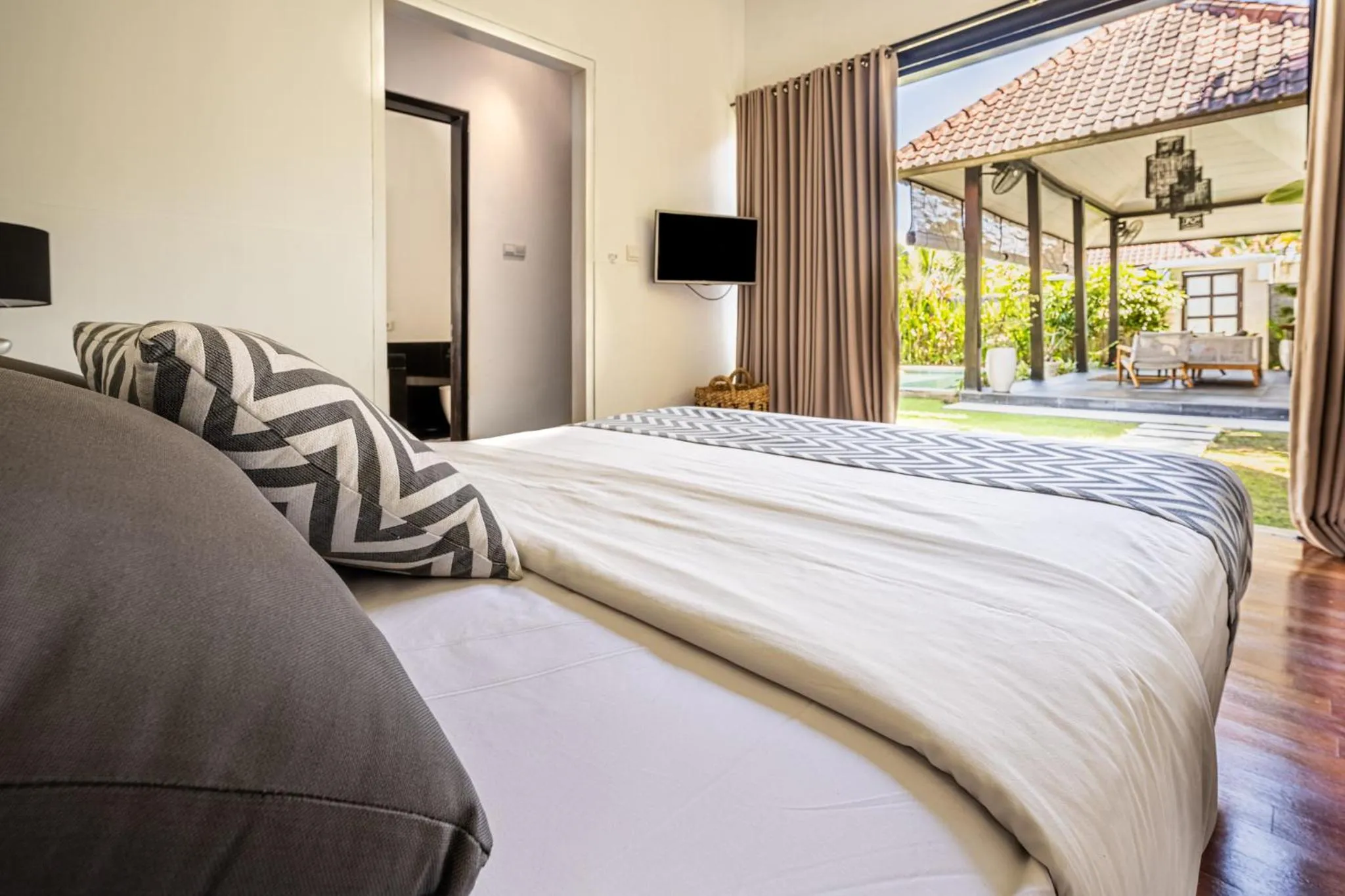 Bed in Jagaditha Villas