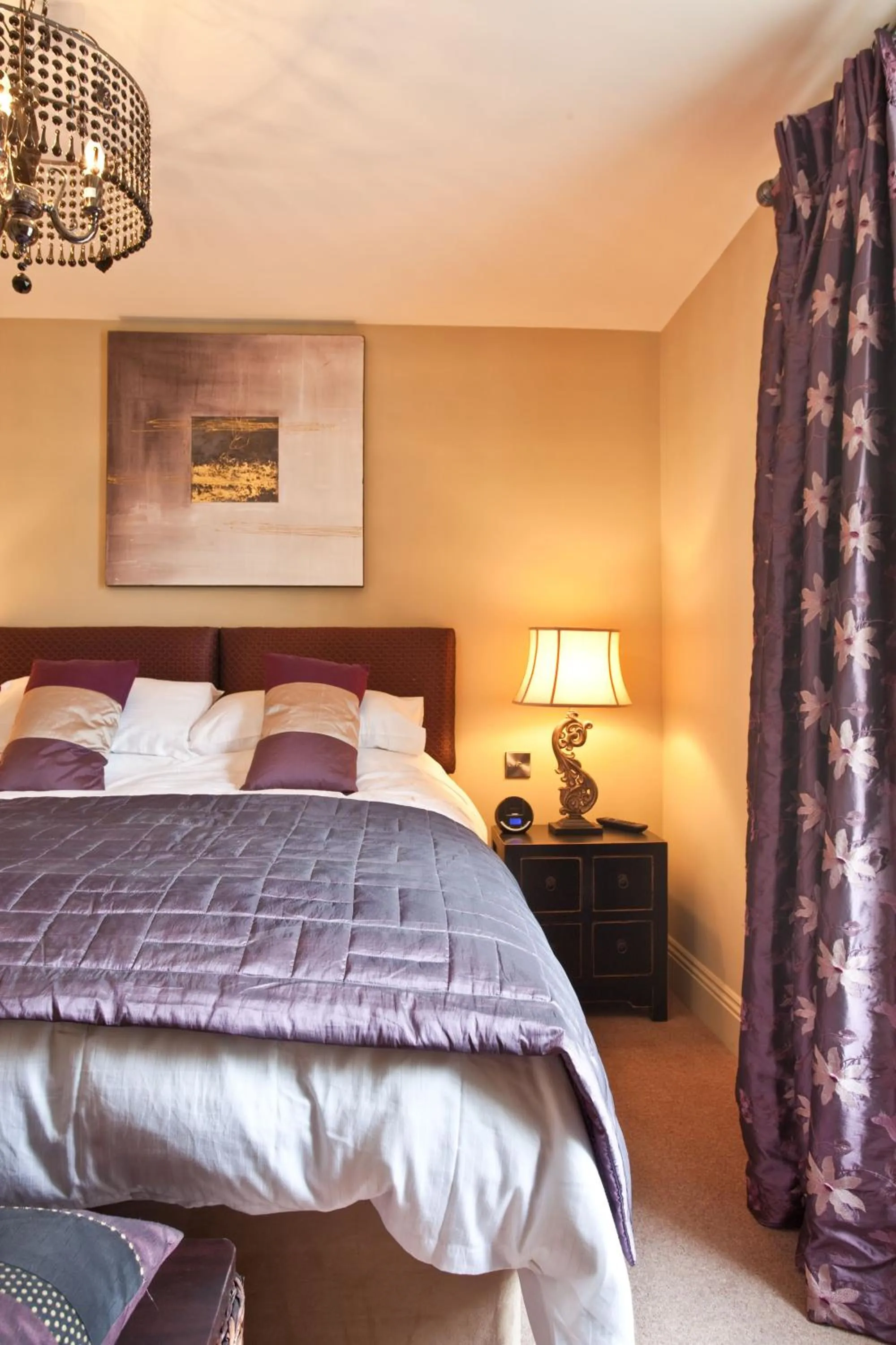 Bedroom, Bed in Portland Apartments