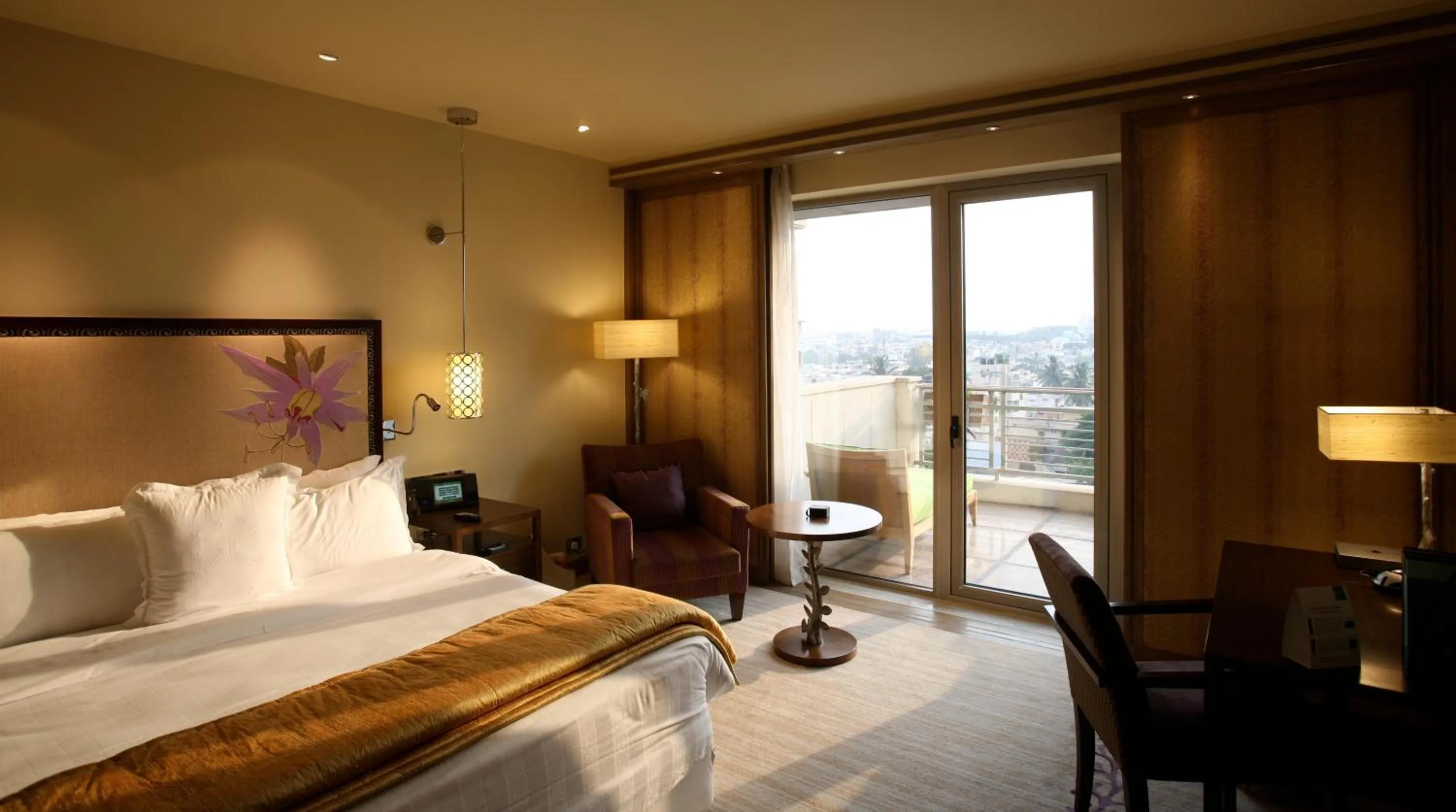 Bed in ITC Gardenia, a Luxury Collection Hotel, Bengaluru