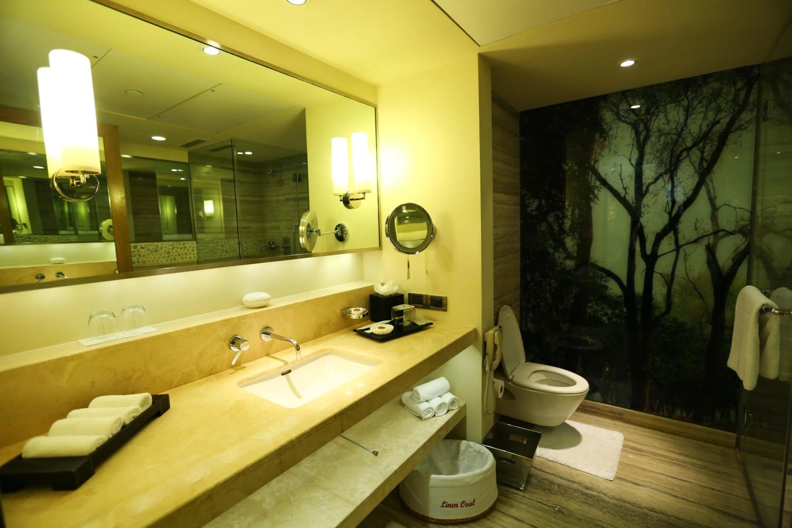 Toilet in ITC Gardenia, a Luxury Collection Hotel, Bengaluru