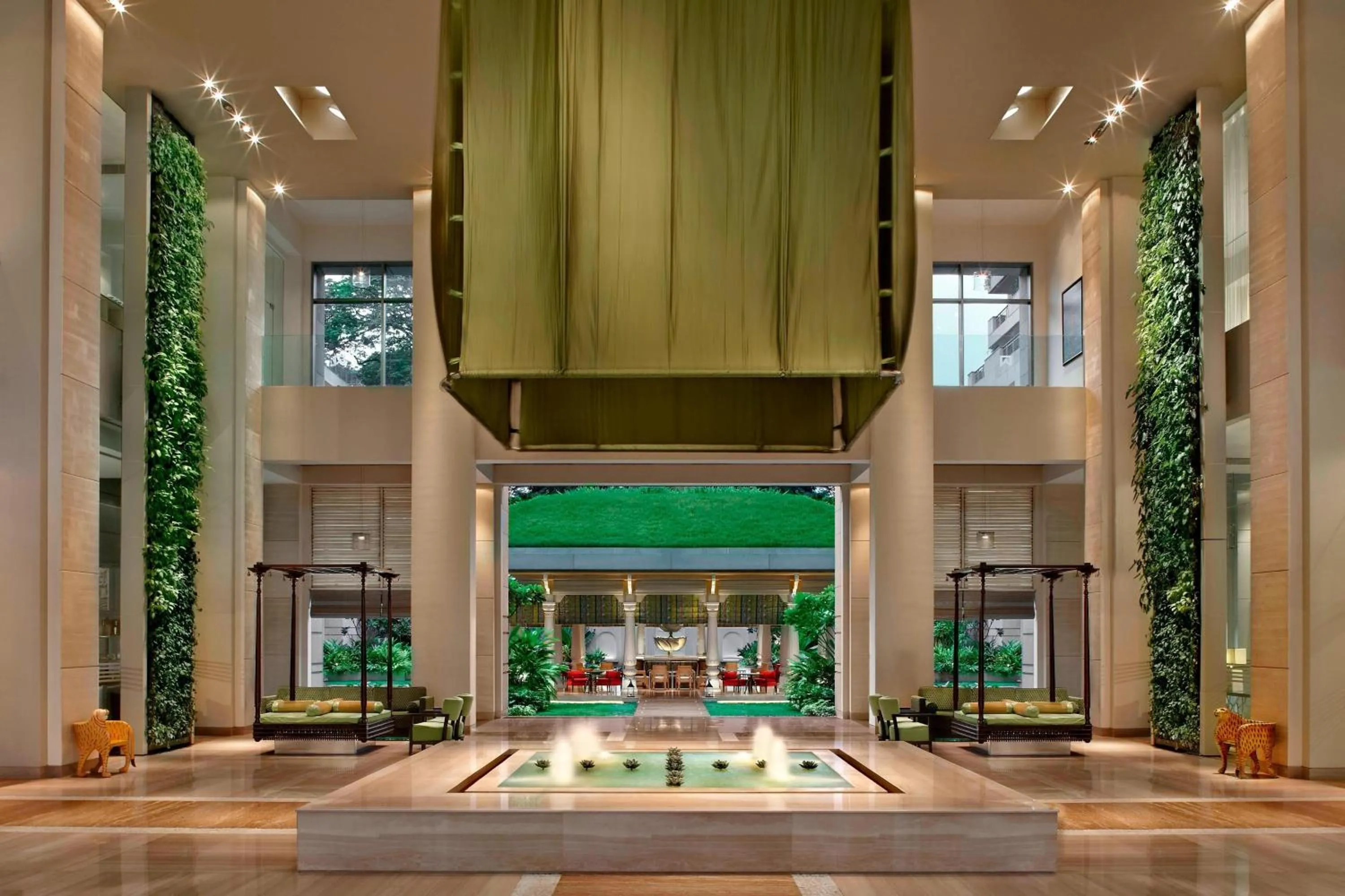 Lobby or reception in ITC Gardenia, a Luxury Collection Hotel, Bengaluru