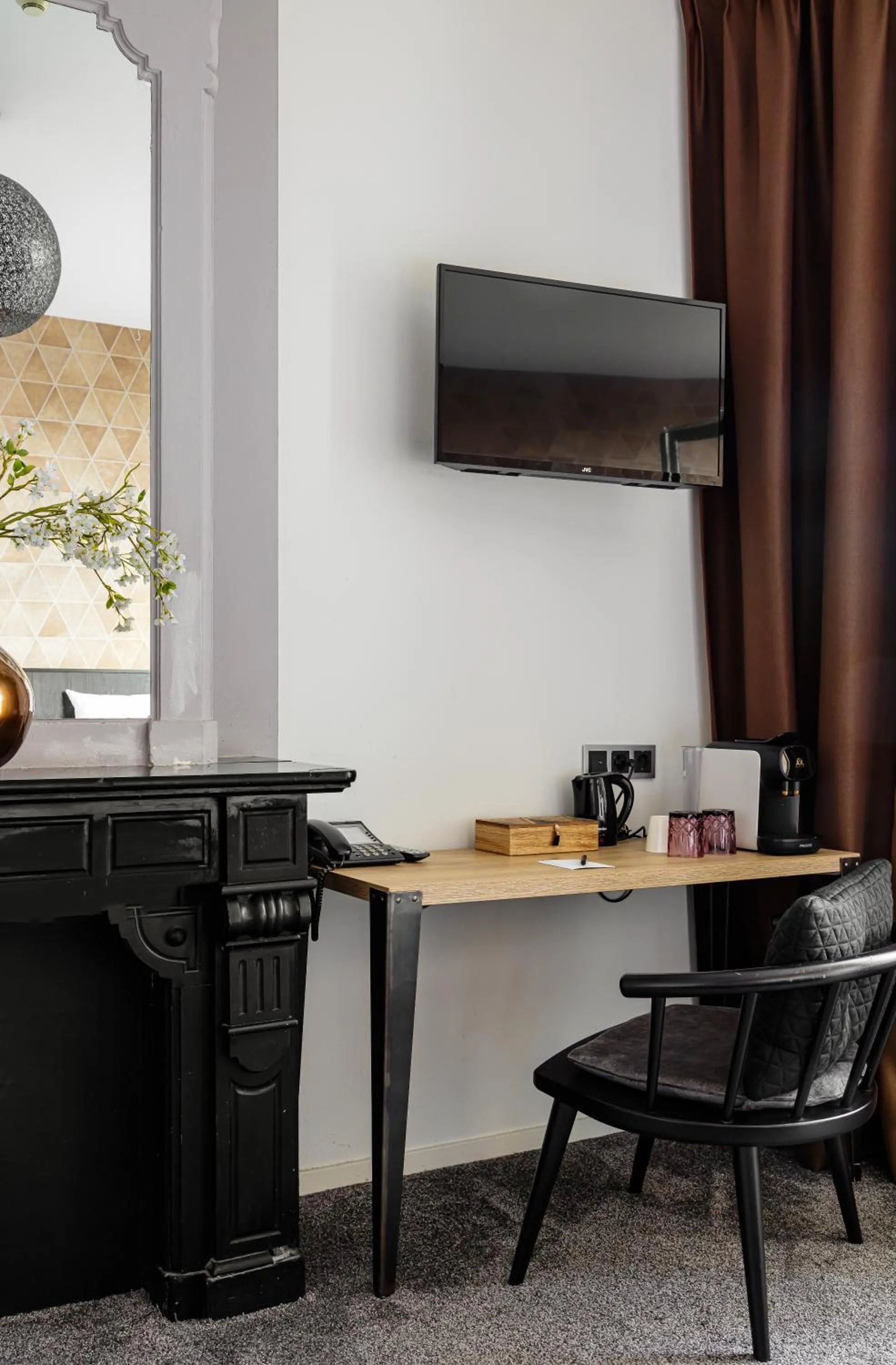 TV and multimedia in Boutique Hotel View