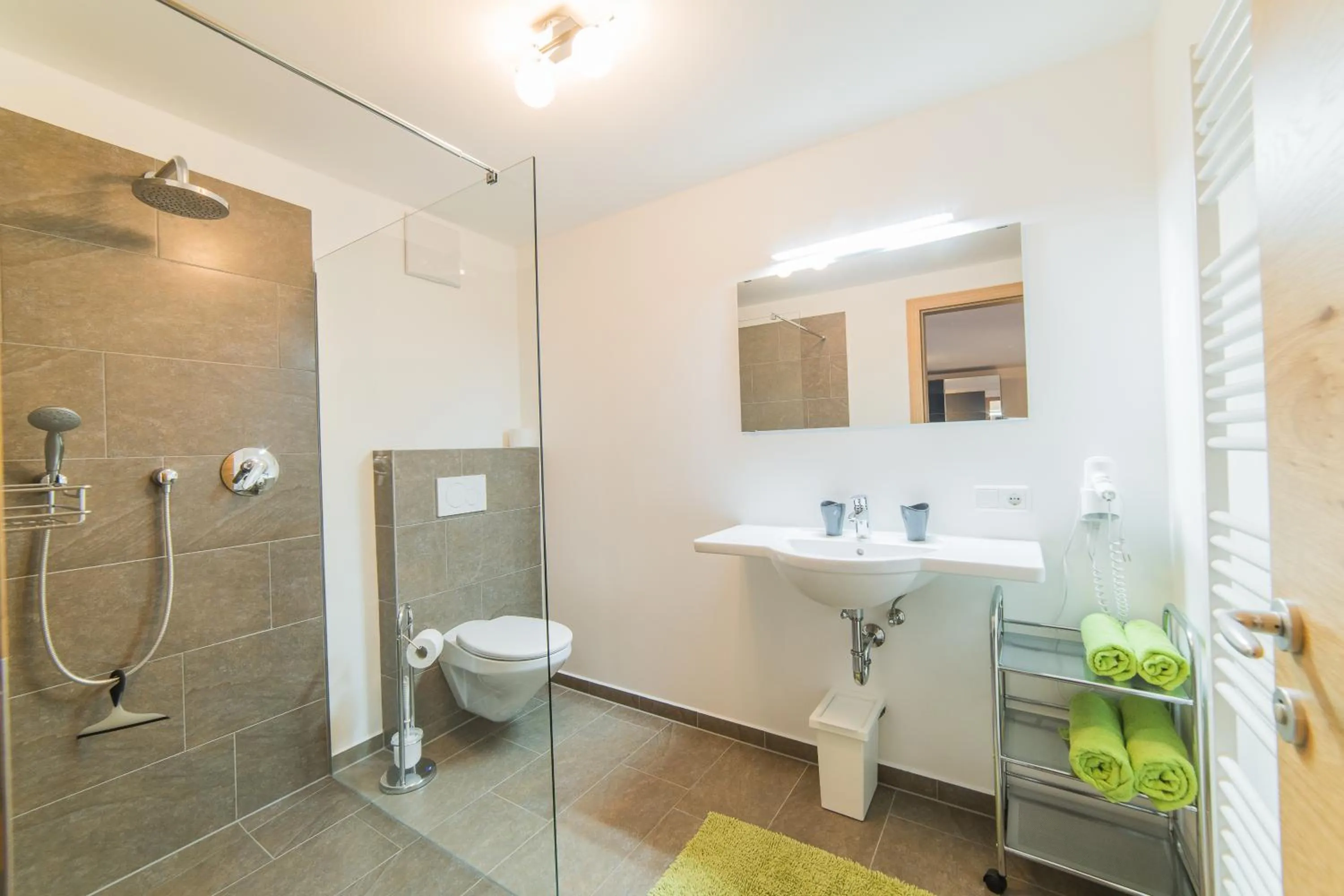 Shower in Residence Martell Mountains