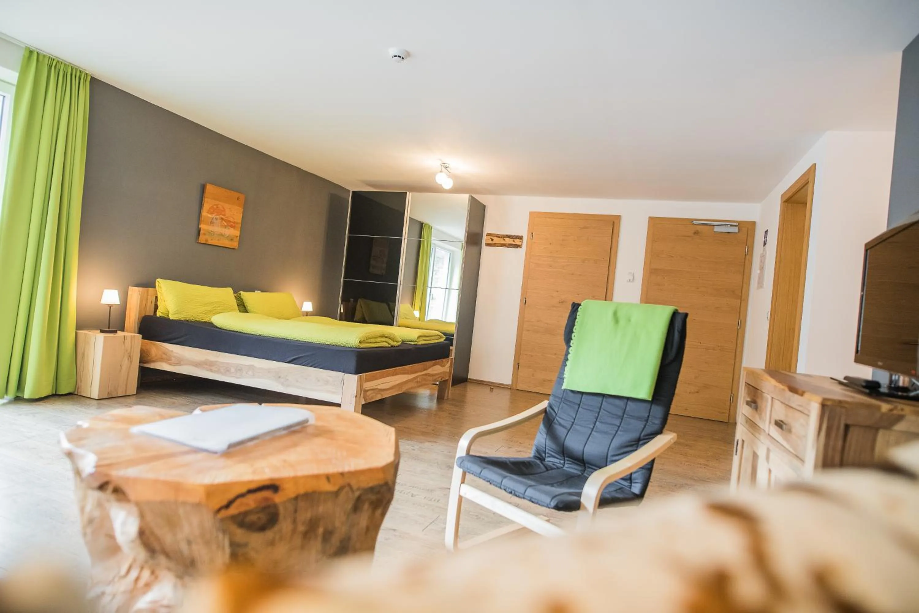 Photo of the whole room, Bed in Residence Martell Mountains