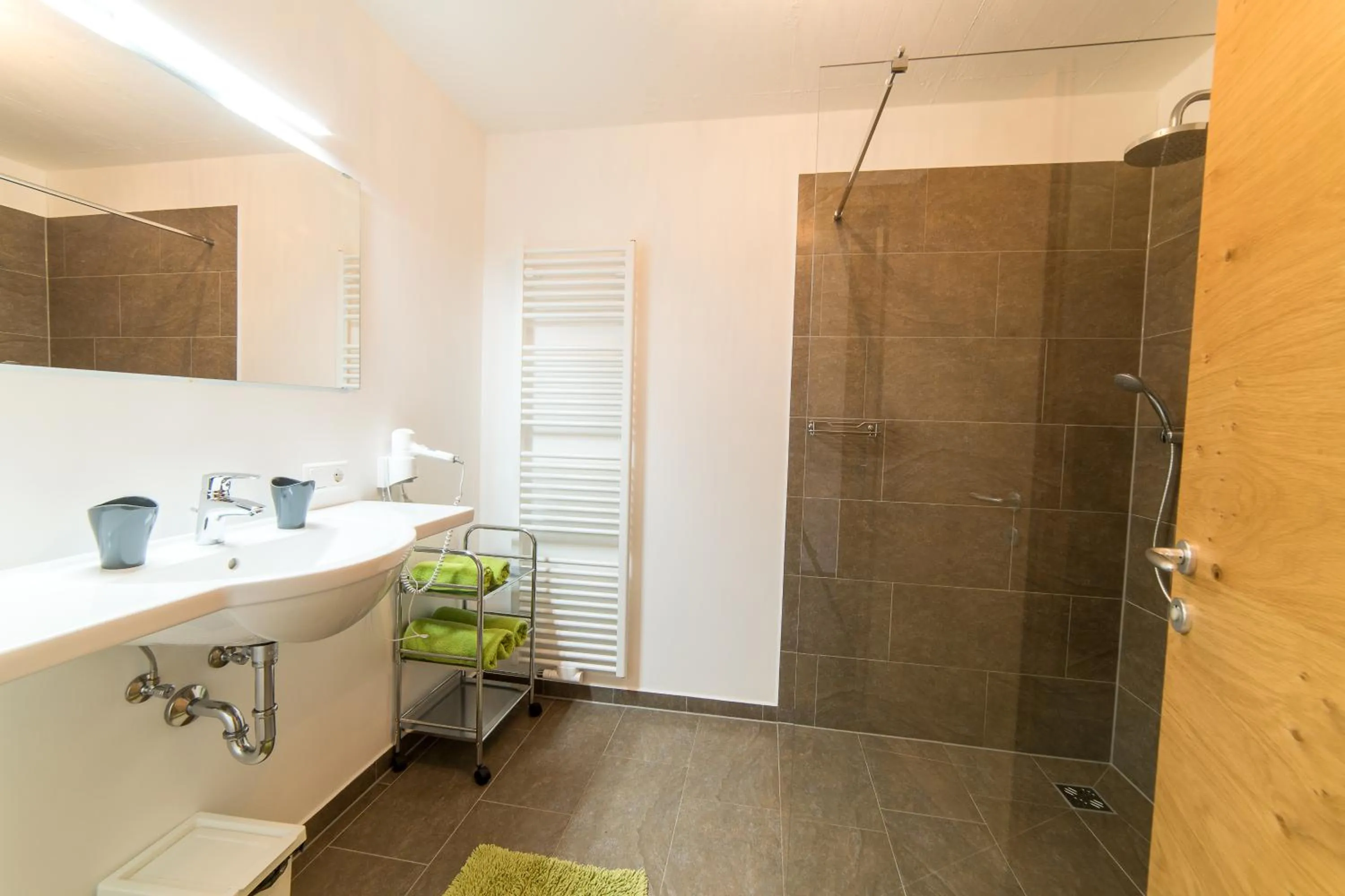 Shower in Residence Martell Mountains