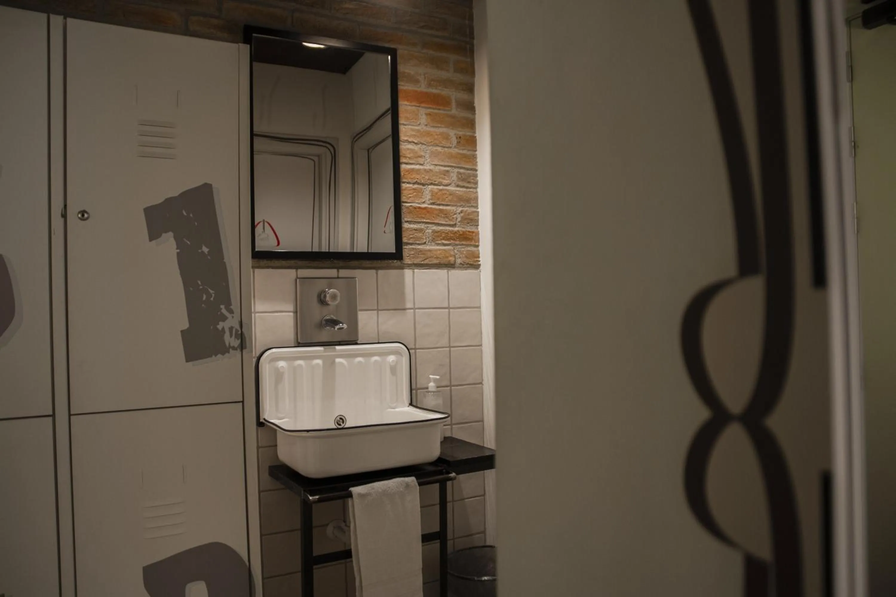 Bathroom in room00 Ventura Hostel