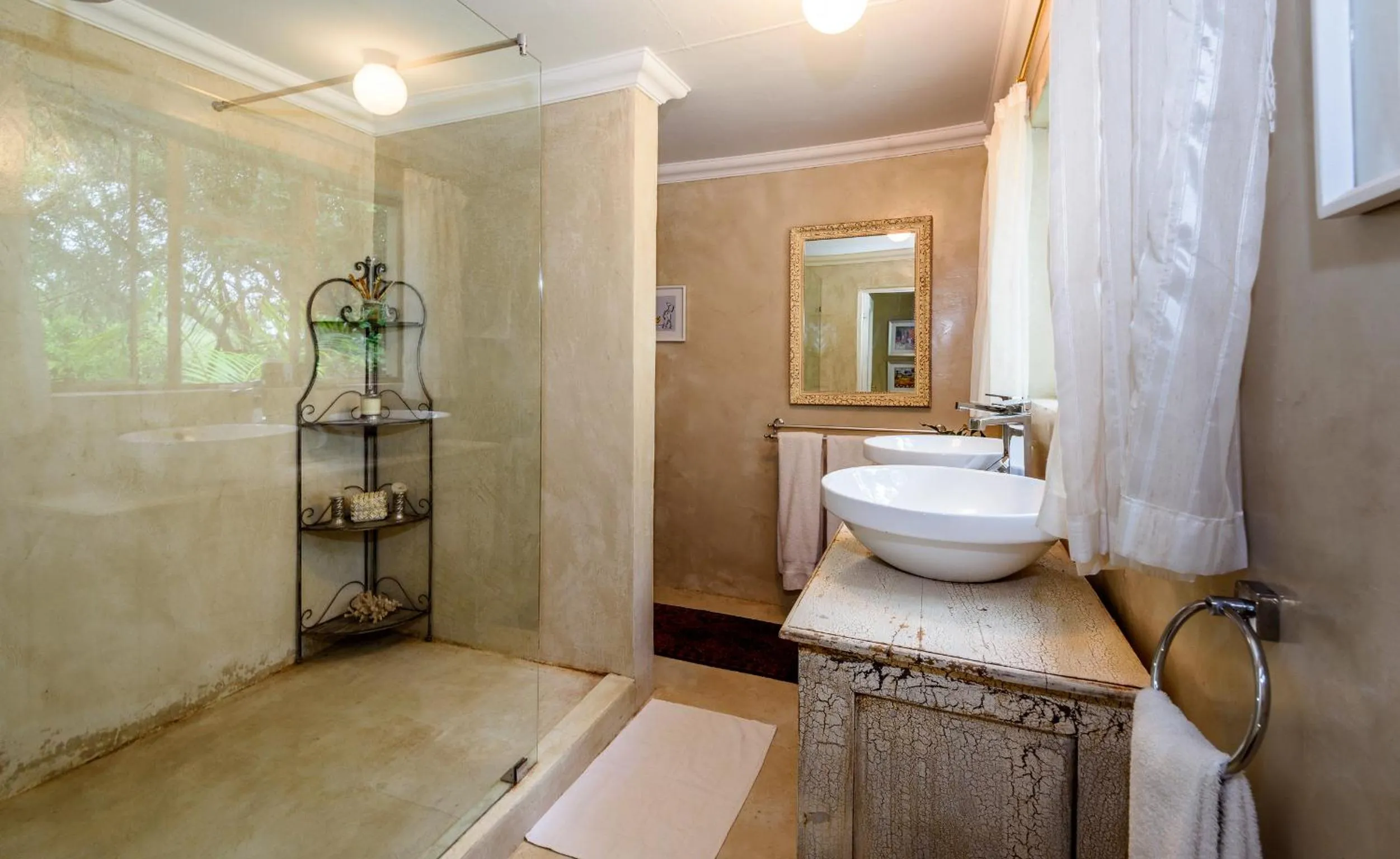 Bathroom in Khaya Ndlovu Safari Manor