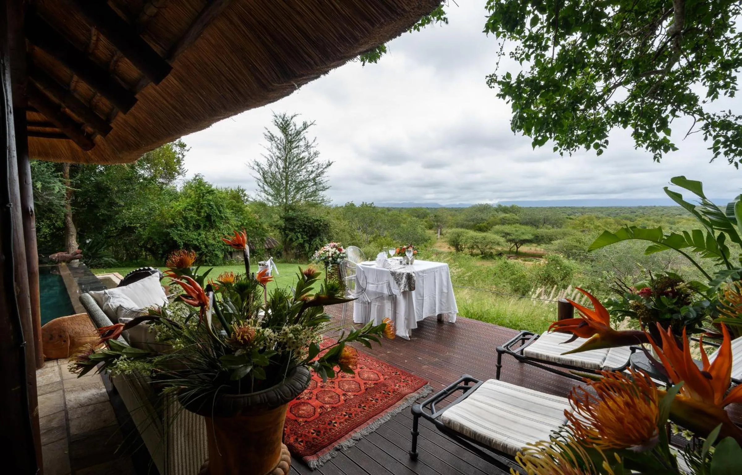 Restaurant/places to eat in Khaya Ndlovu Safari Manor