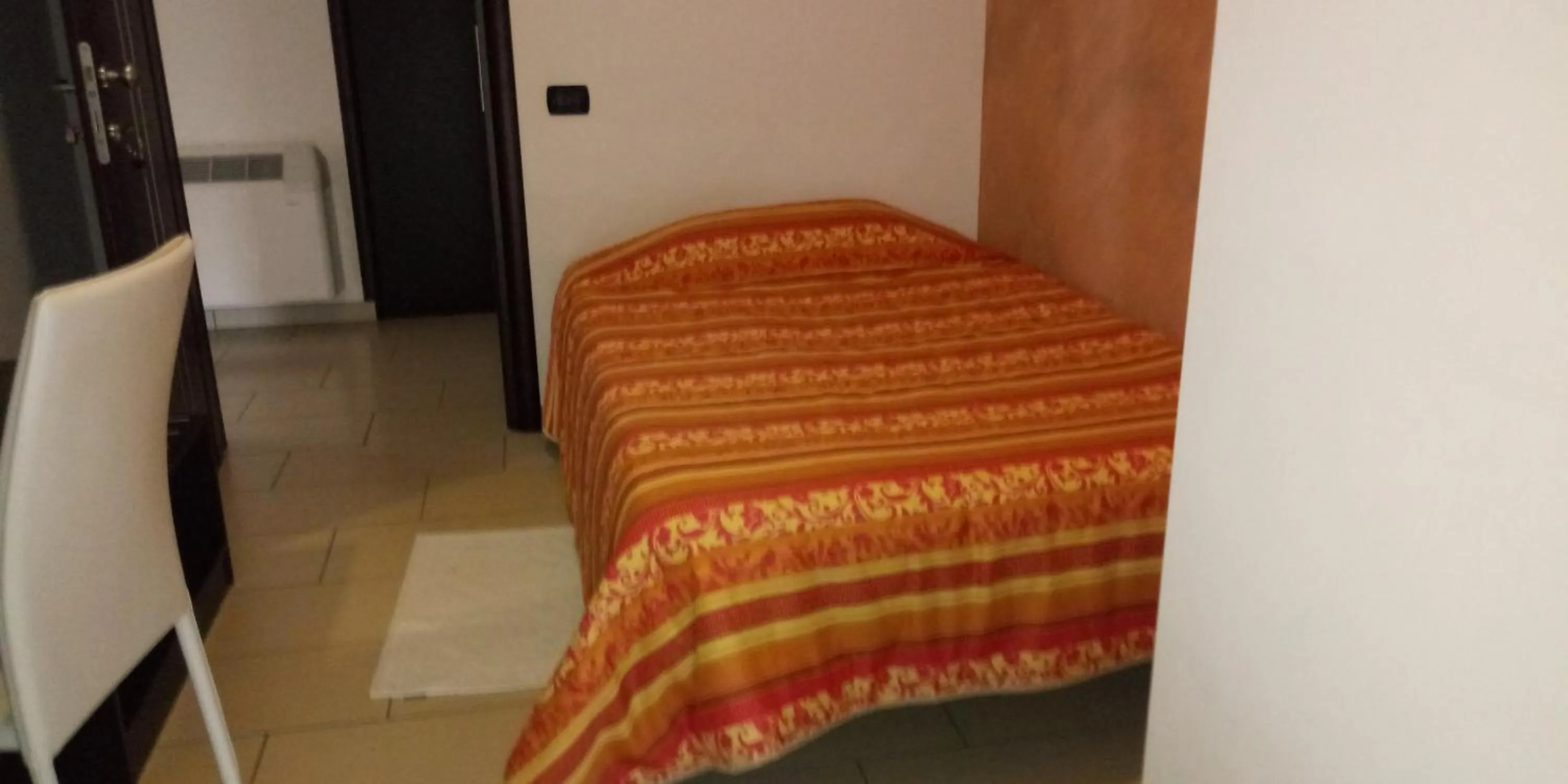 Photo of the whole room, Bed in Hotel 660