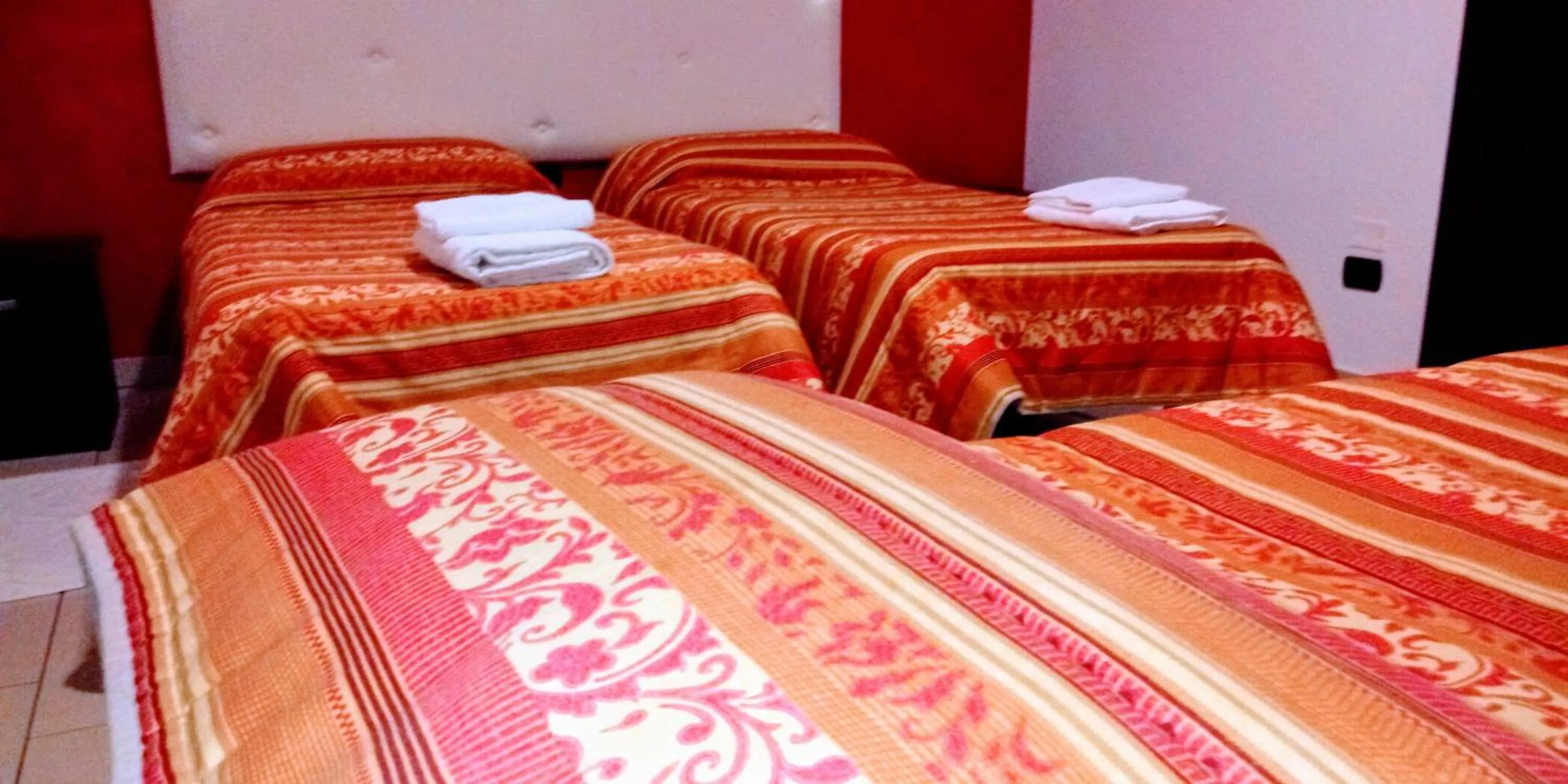 Photo of the whole room, Bed in Hotel 660