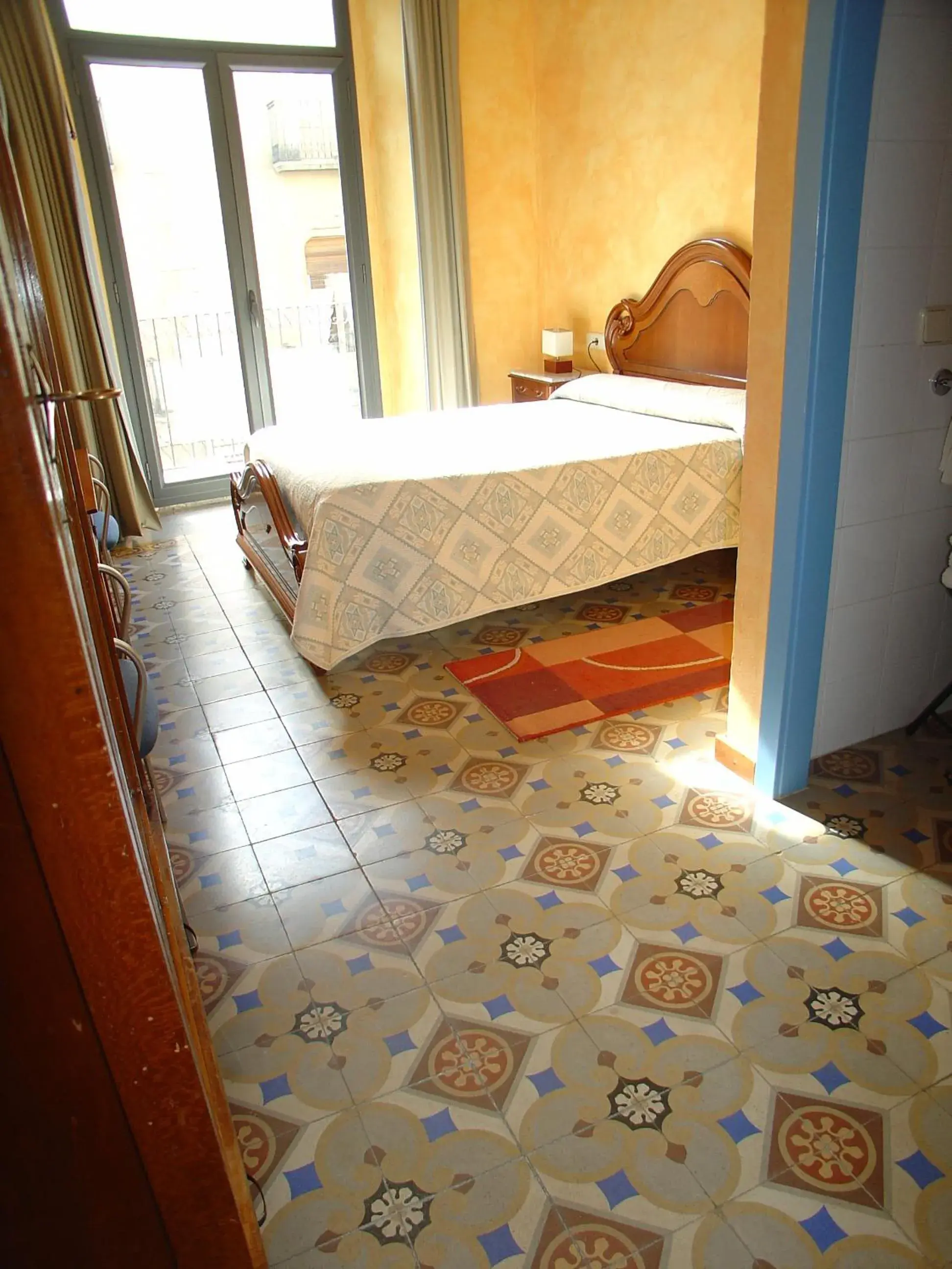 Hostal Adarnius Hostal Adarnius